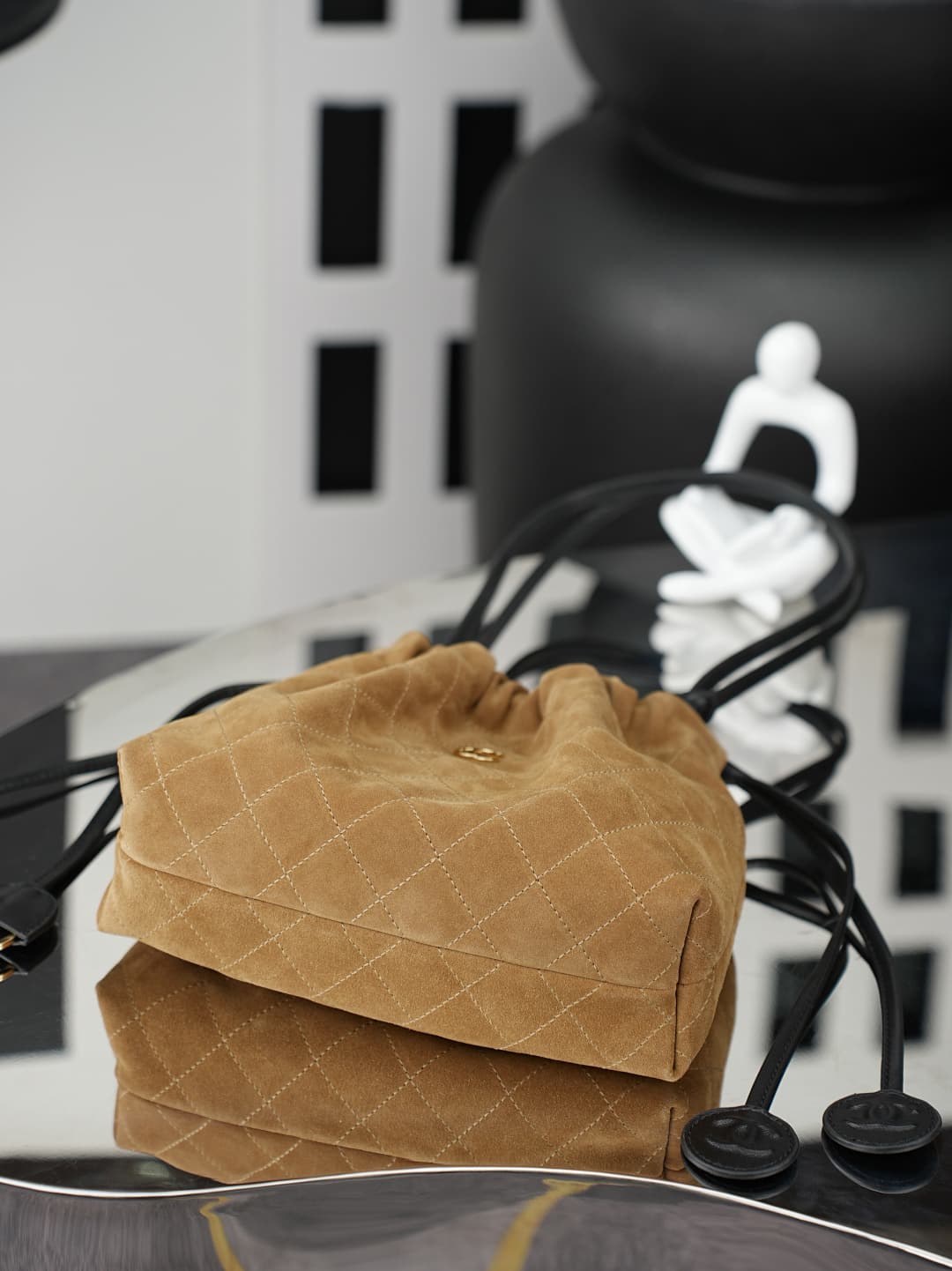 Chanel Clutch with Leather Strap Beige quilted suede & Gold-tone Metal AP5228 A