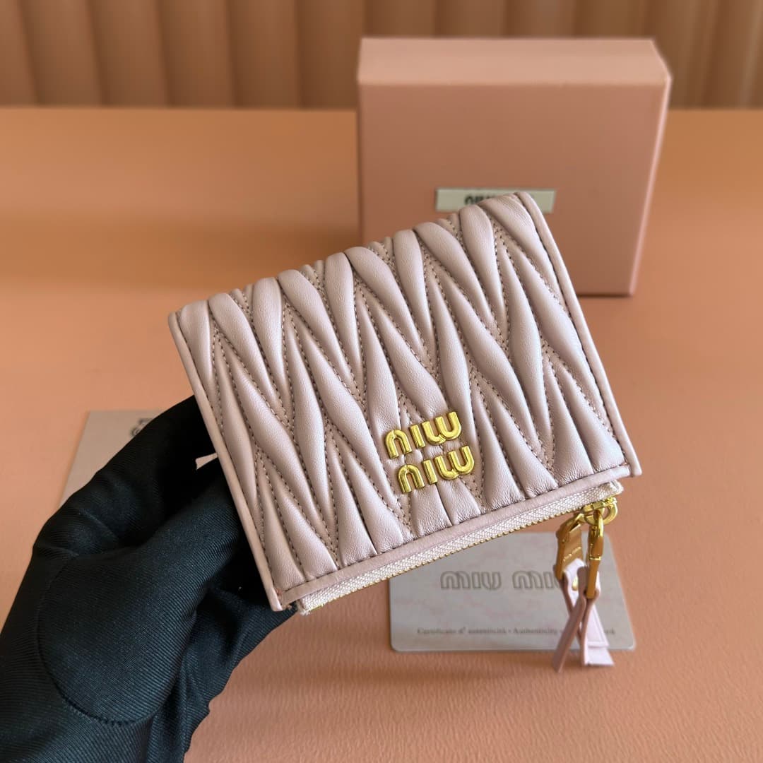 Miu Miu Begonia Alabaster Pink Matelassé Nappa Leather Wallet 5MV017 TOP
