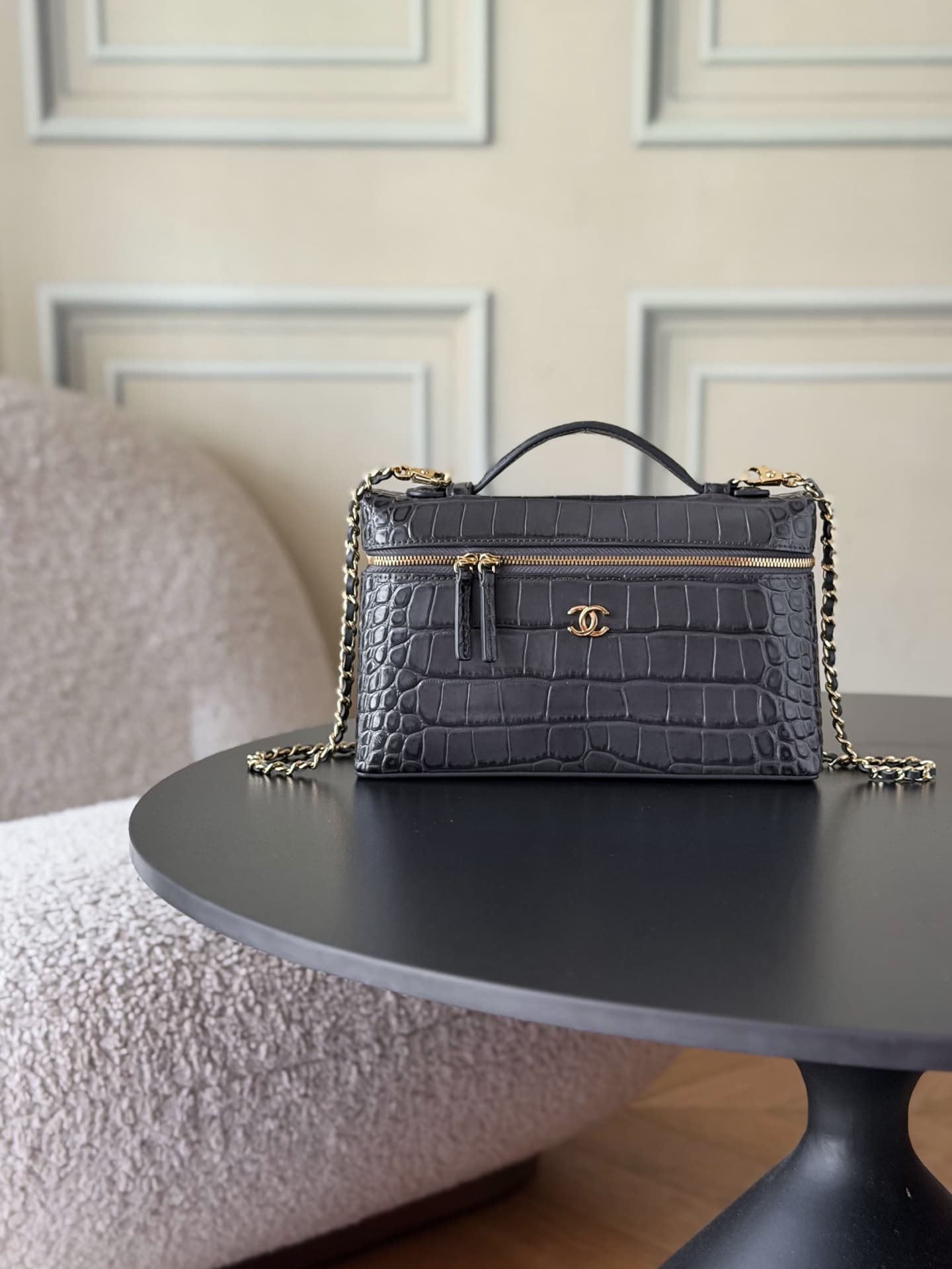 Chanel Large Vanity with chain Crocodile Embossed Calfskin & Gold-Tone Metal Black AS5347 A