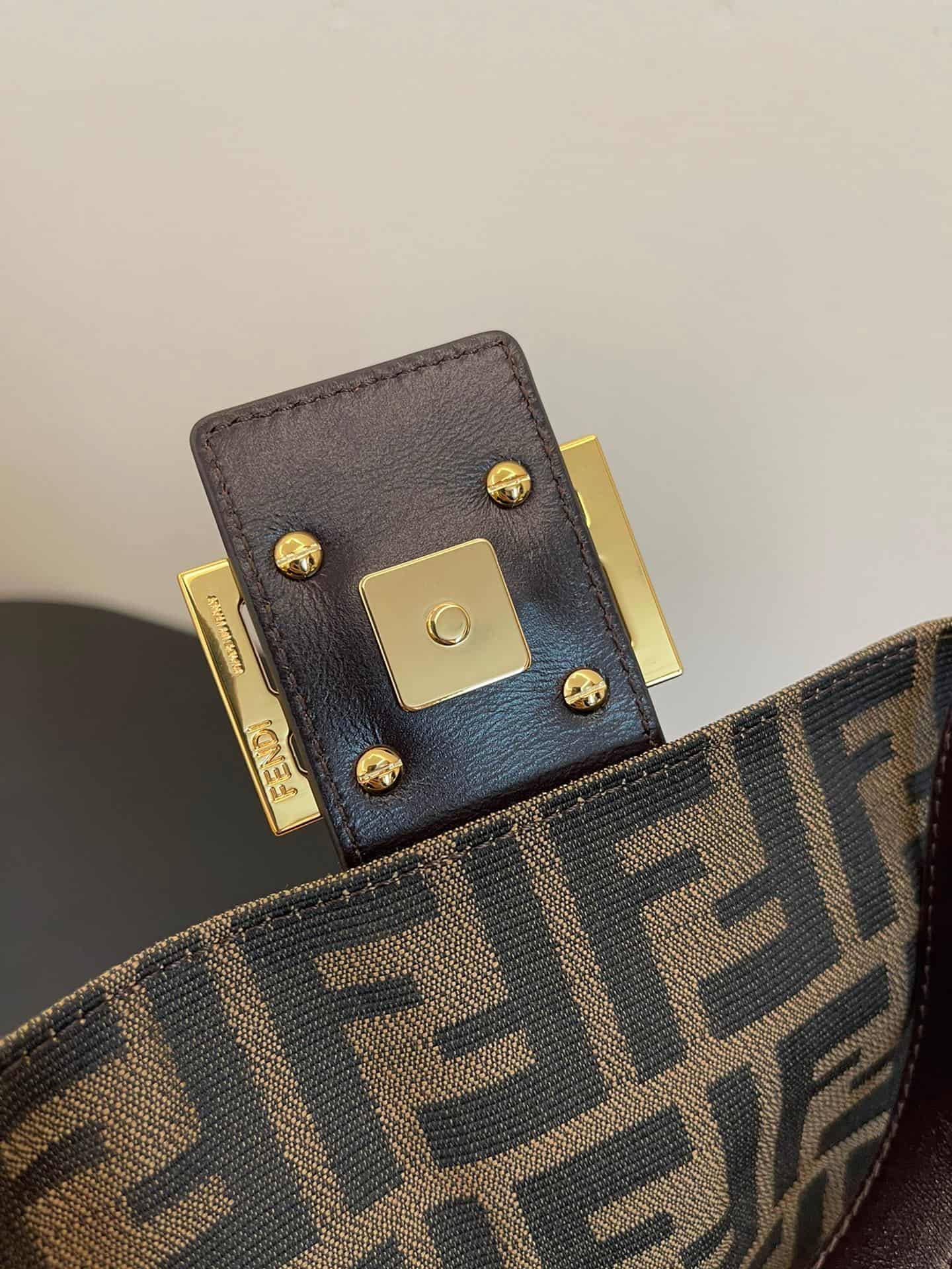 FENDI BAGUETTE fabric bag gold metal Brown High