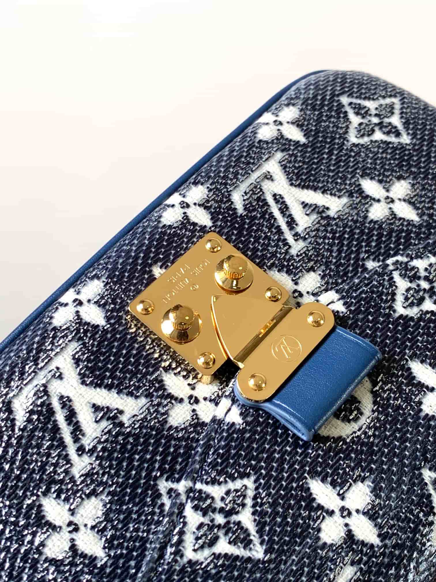 Louis Vuitton Pochette Métis East West bag Blue Denim Monogram Canvas M22834  High