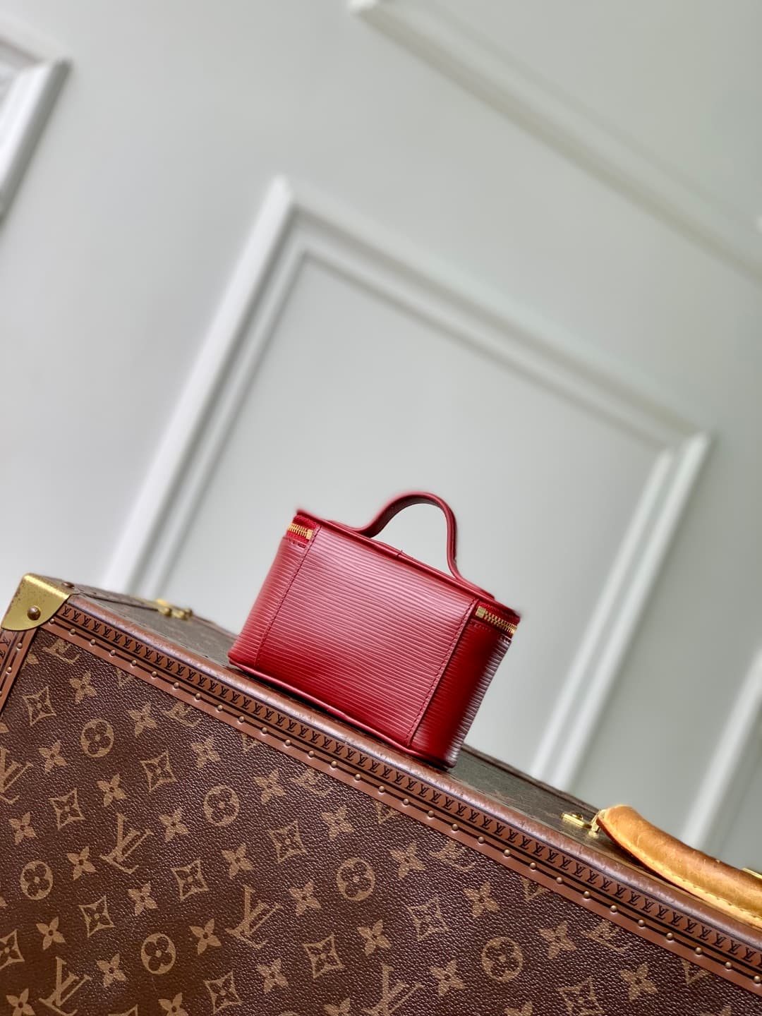 Louis Vuitton Nice Beauty cosmetic bag Epi leather M25688 red high