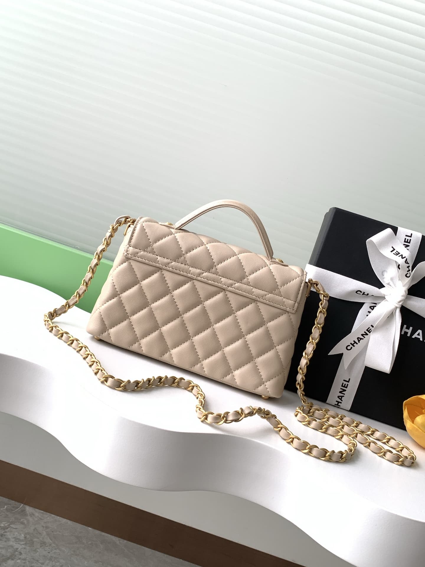 SMALL FLAP BAG WITH TOP HANDLE Lambskin Gold-Metal AS5355 Beige A
