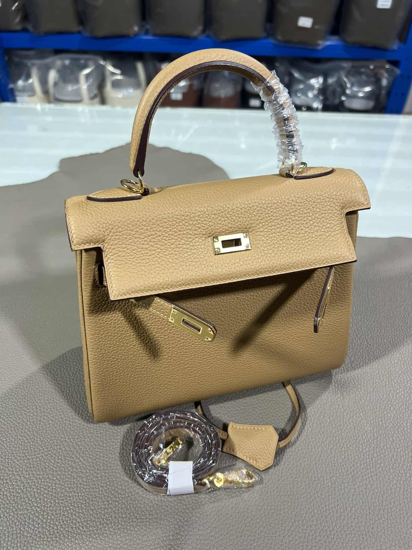 Hermes Kelly 25/28/32cm Retourne Bag Togo Leather In Beige de Weimar WAX High