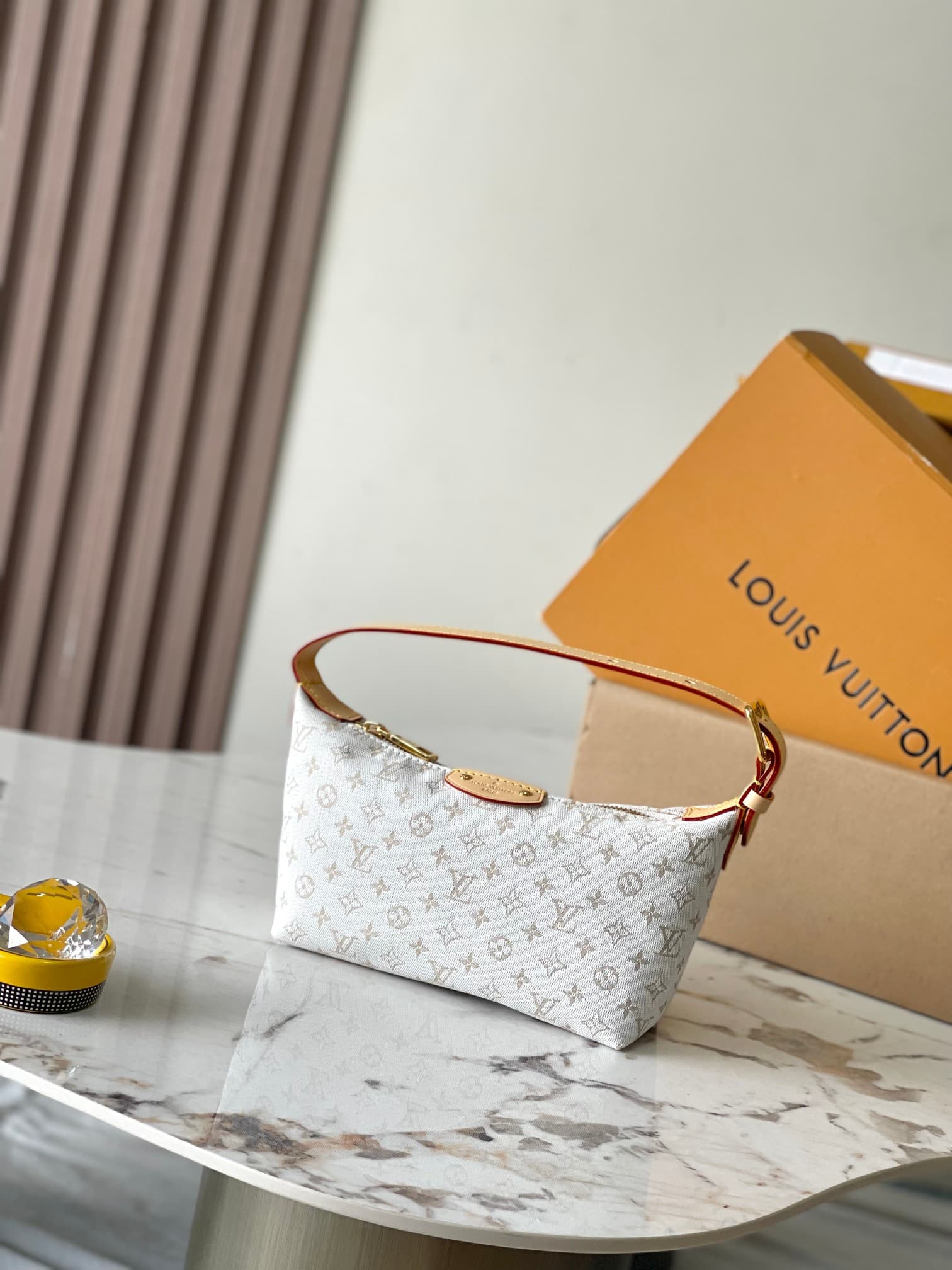 Louis Vuitton Hills Pochette Mastic Polyamide M12433 TOP