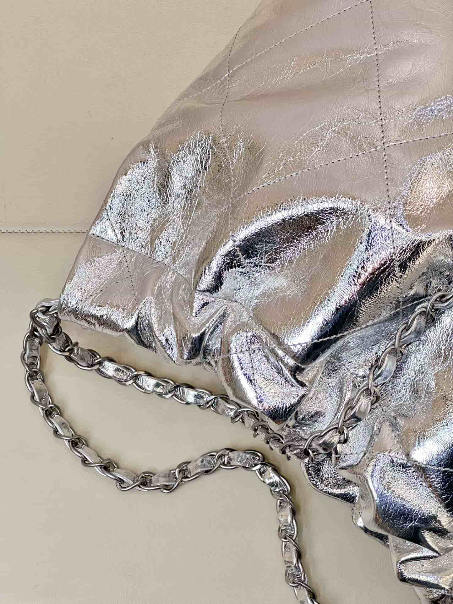 Chanel 22 Small handbag Metallic Calfskin & silver-tone metal AS3260 silver TOP
