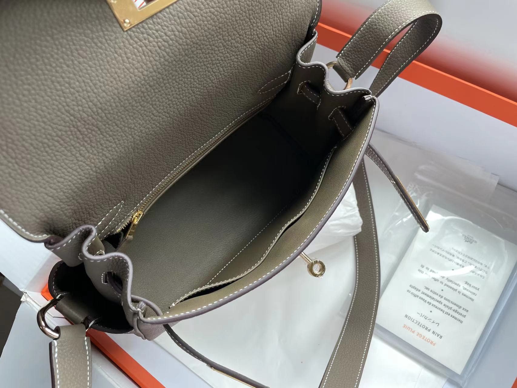 Hermes Kelly Messenger 25cm Taurillon Clemence Leather In Etoupe WAX