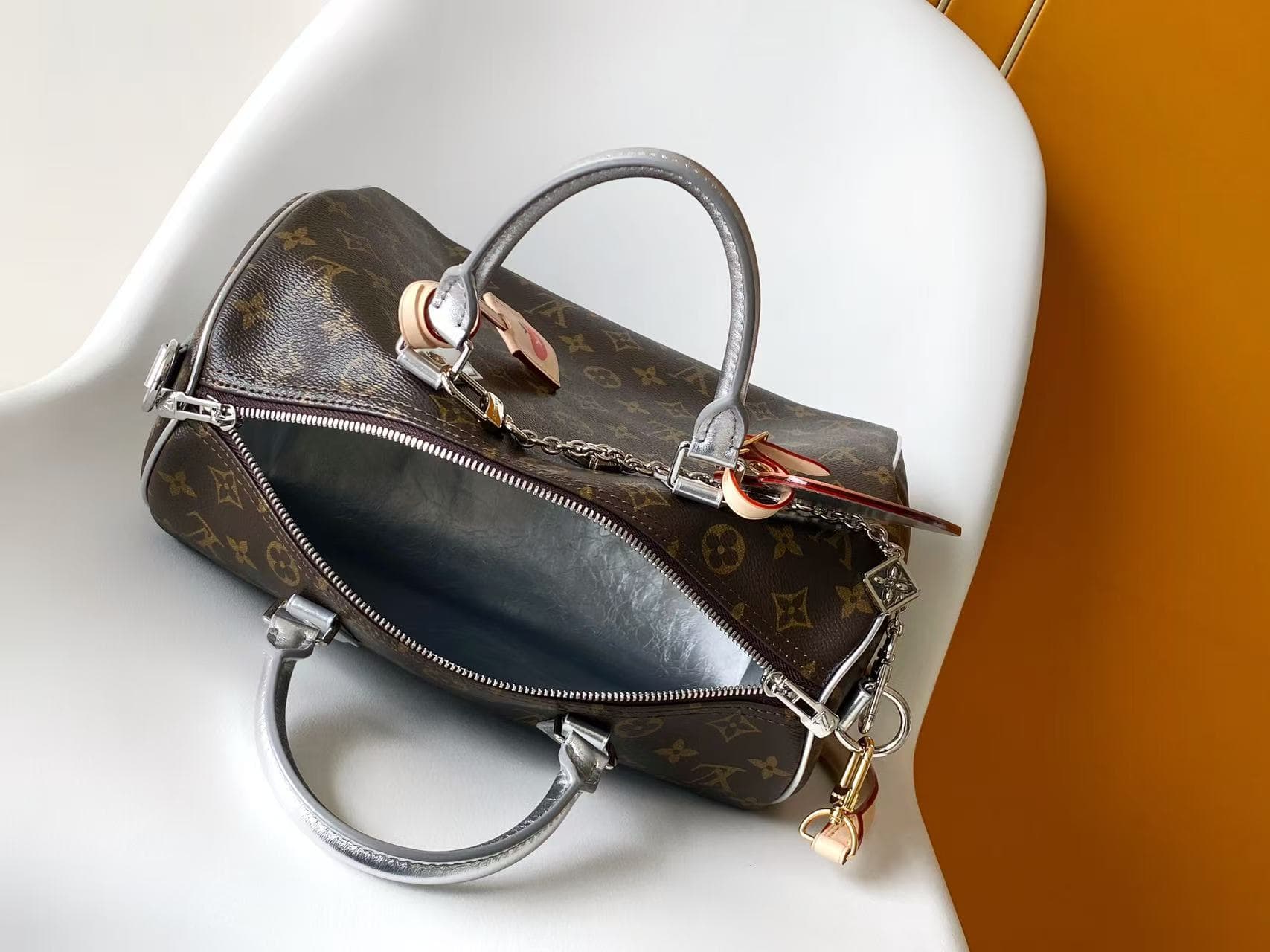 Louis Vuitton 57th Street NYC Speedy Bandoulière 30 Monogram Silver Coated canvas M27324 High