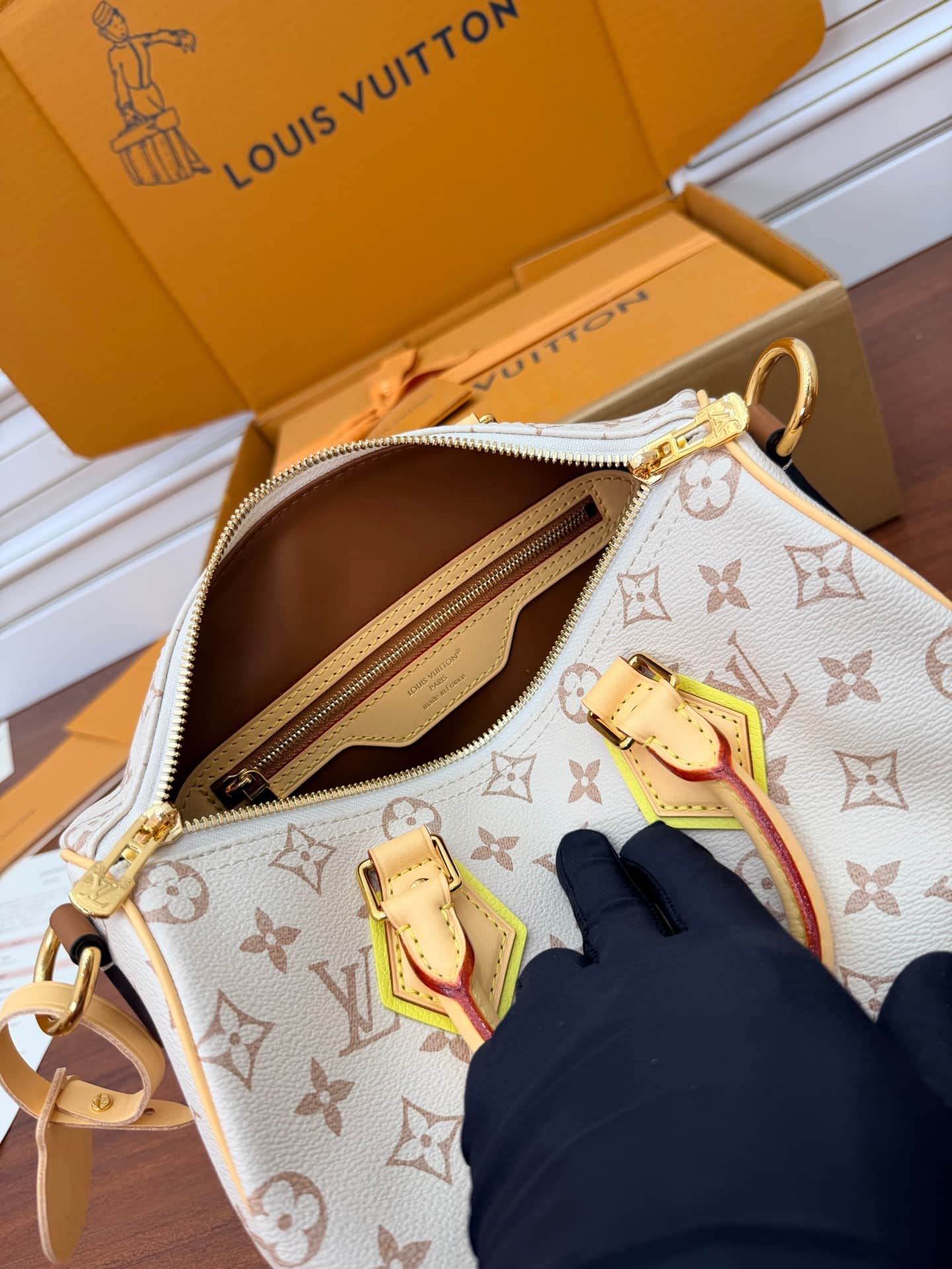 Louis Vuitton Speedy Bandoulière 25 Monogram Dune Coated canvas M2A038 TOP