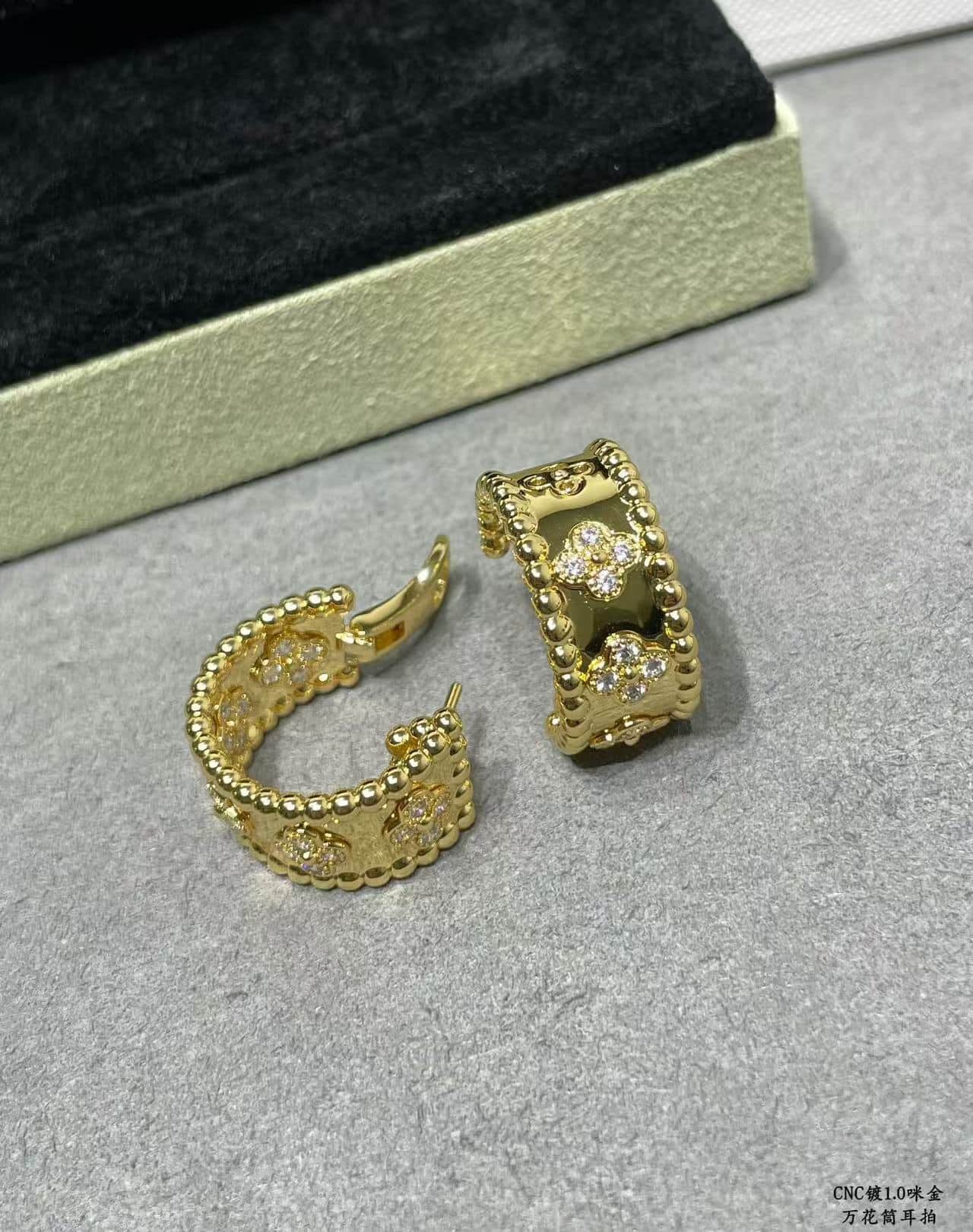 Van Cleef & Arpels Perlée clovers hoop earrings High