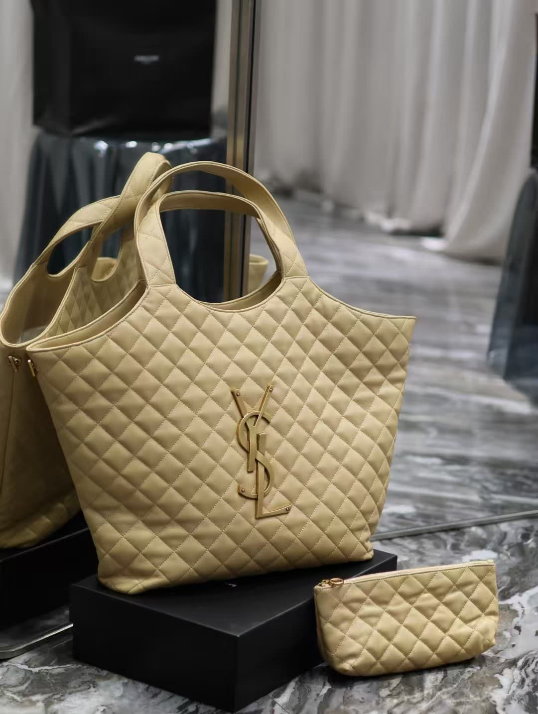 ICARE MAXI SHOPPING BAG IN QUILTED LAMBSKIN High