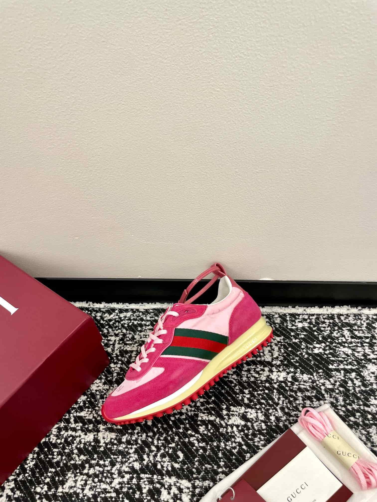 Gucci Sneaker shoes Women