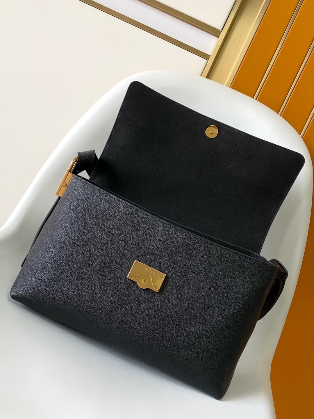 Louis Vuitton Low Key Messenger Black Calfskin leather M13148 High