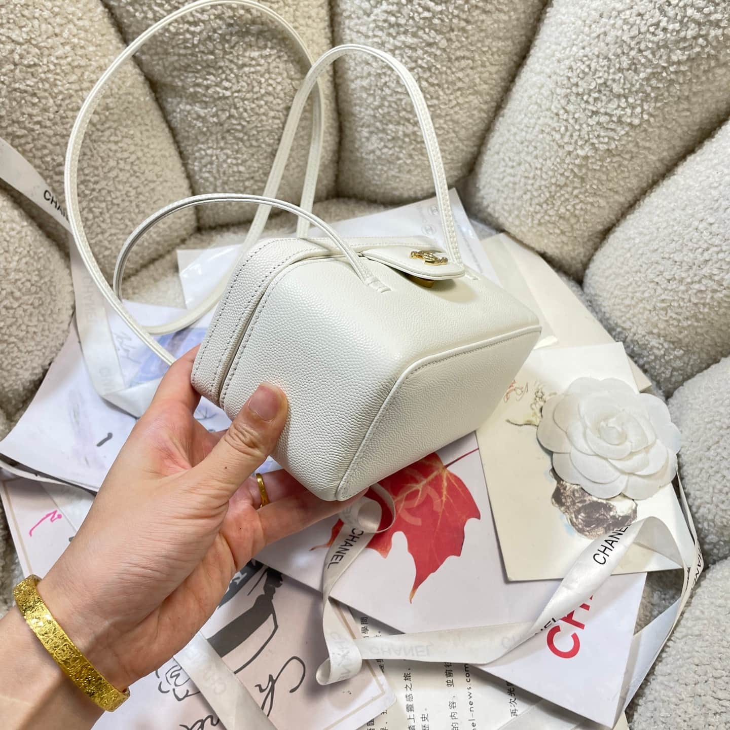 Chanel Long Vanity with Leather Strap Grained Shiny Calfskin & Gold-Tone Metal White AP5067 A
