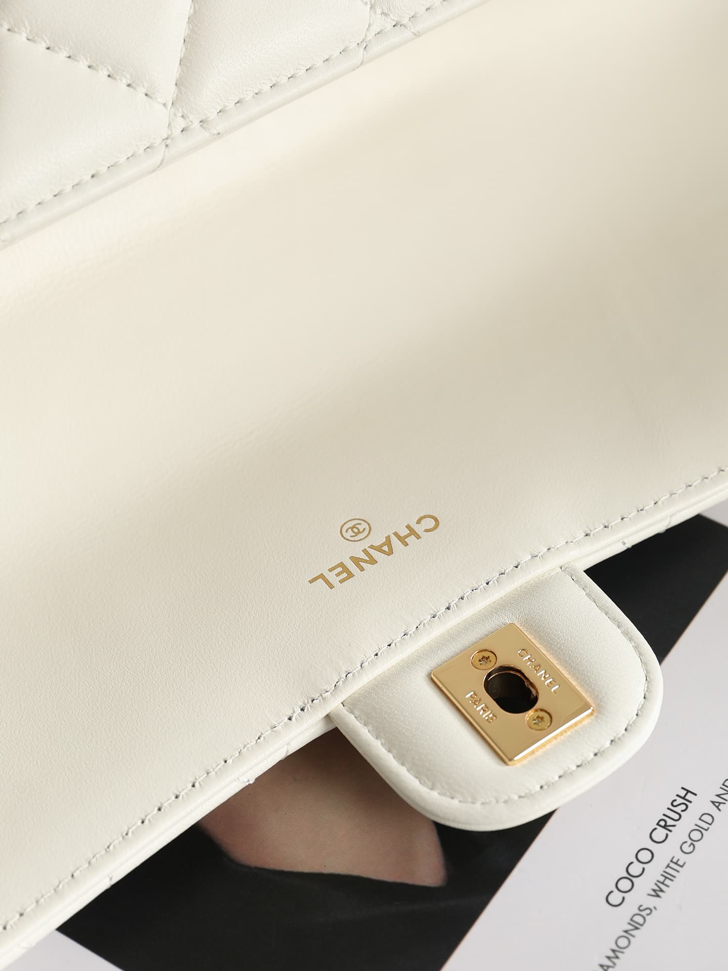 Chanel Clutch with chain Lambskin Calfskin & Gold-Tone Metal White AP5280 A