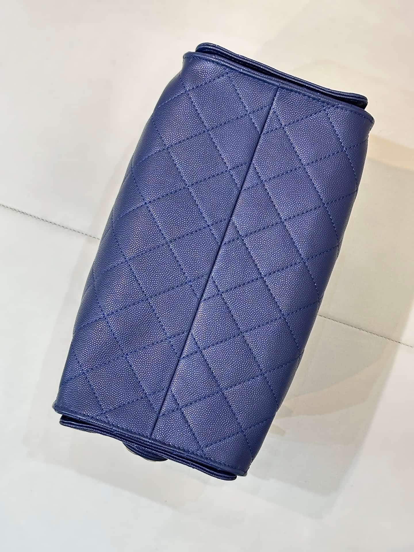 Chanel 25 Small Hobo handbag AS5293 Grained Calfskin & Gold-tone Metal Dark Blue TOP
