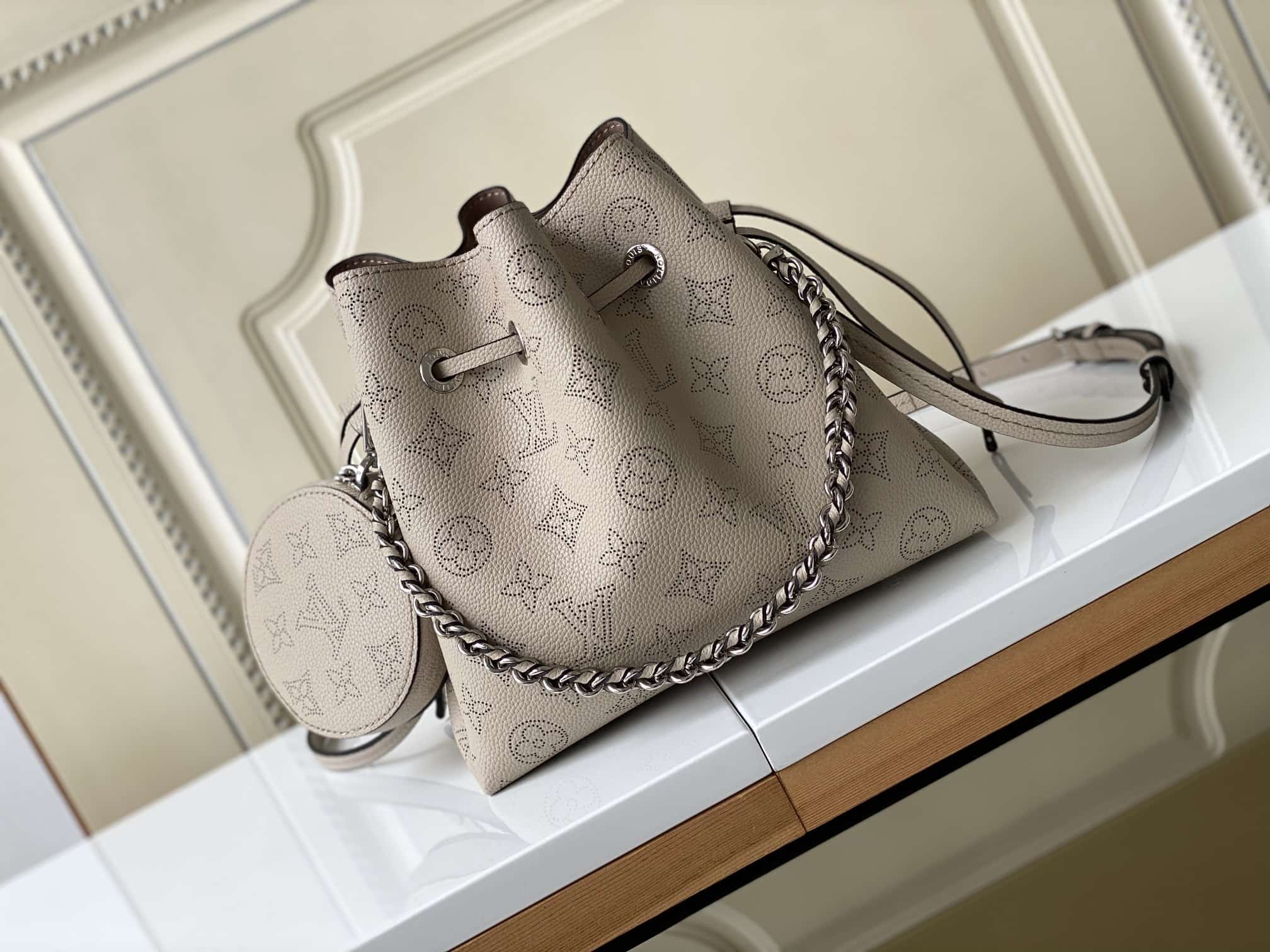 Louis Vuitton Bella Mahina perforated calf leather M57201 Top