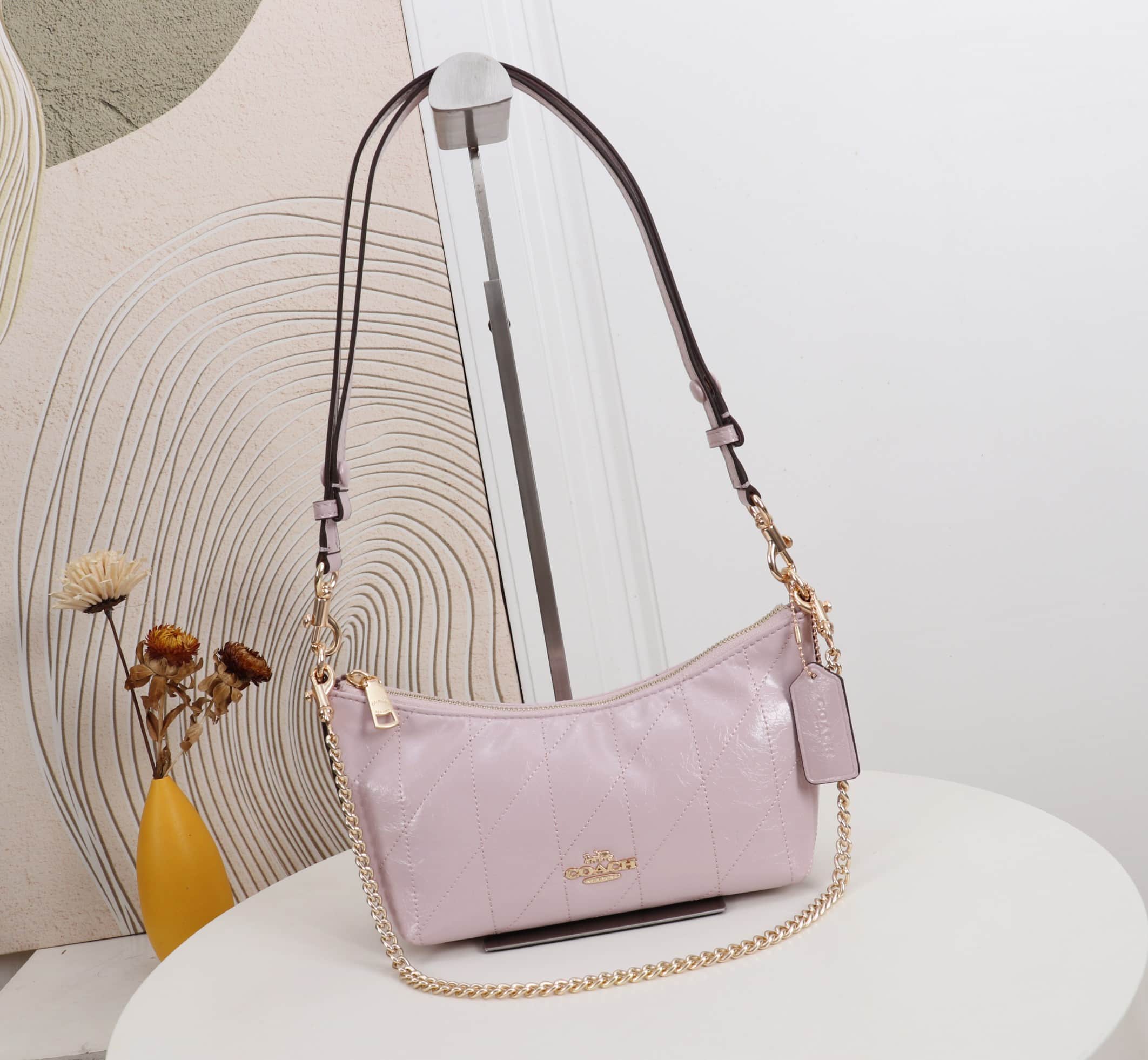 Coach Caitlin Shoulder Bag With Quilting Glazed leather/Gold/Carnation High