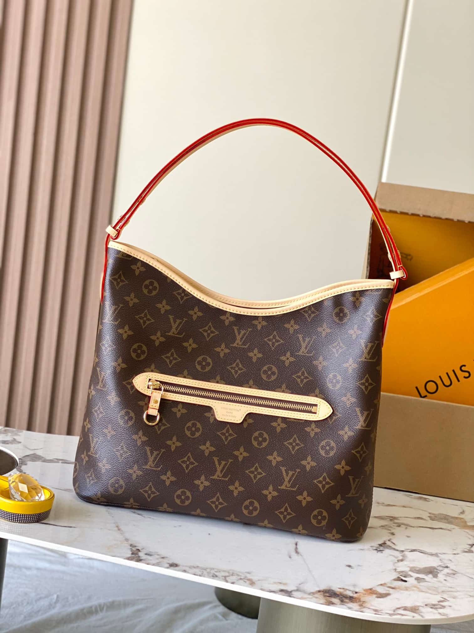 Louis Vuitton Lineup Monogram coated canvas M27335 TOP