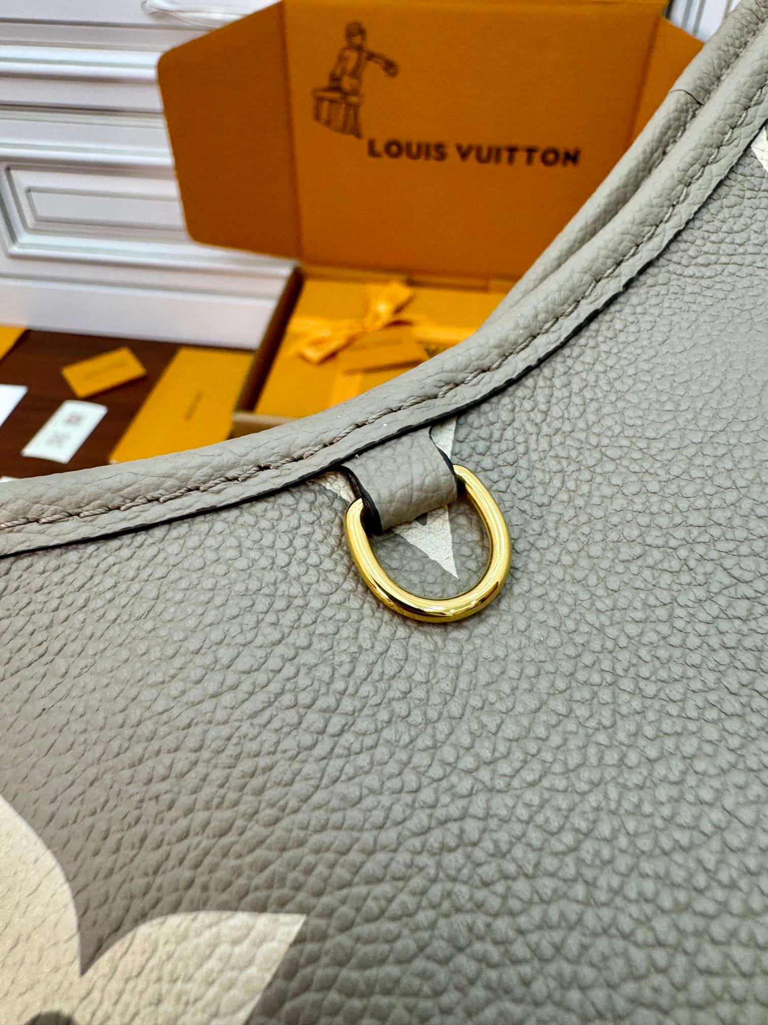 Louis Vuitton CarryAll PM Embossed supple grained cowhide leather M47180 Tourterelle Gray TOP