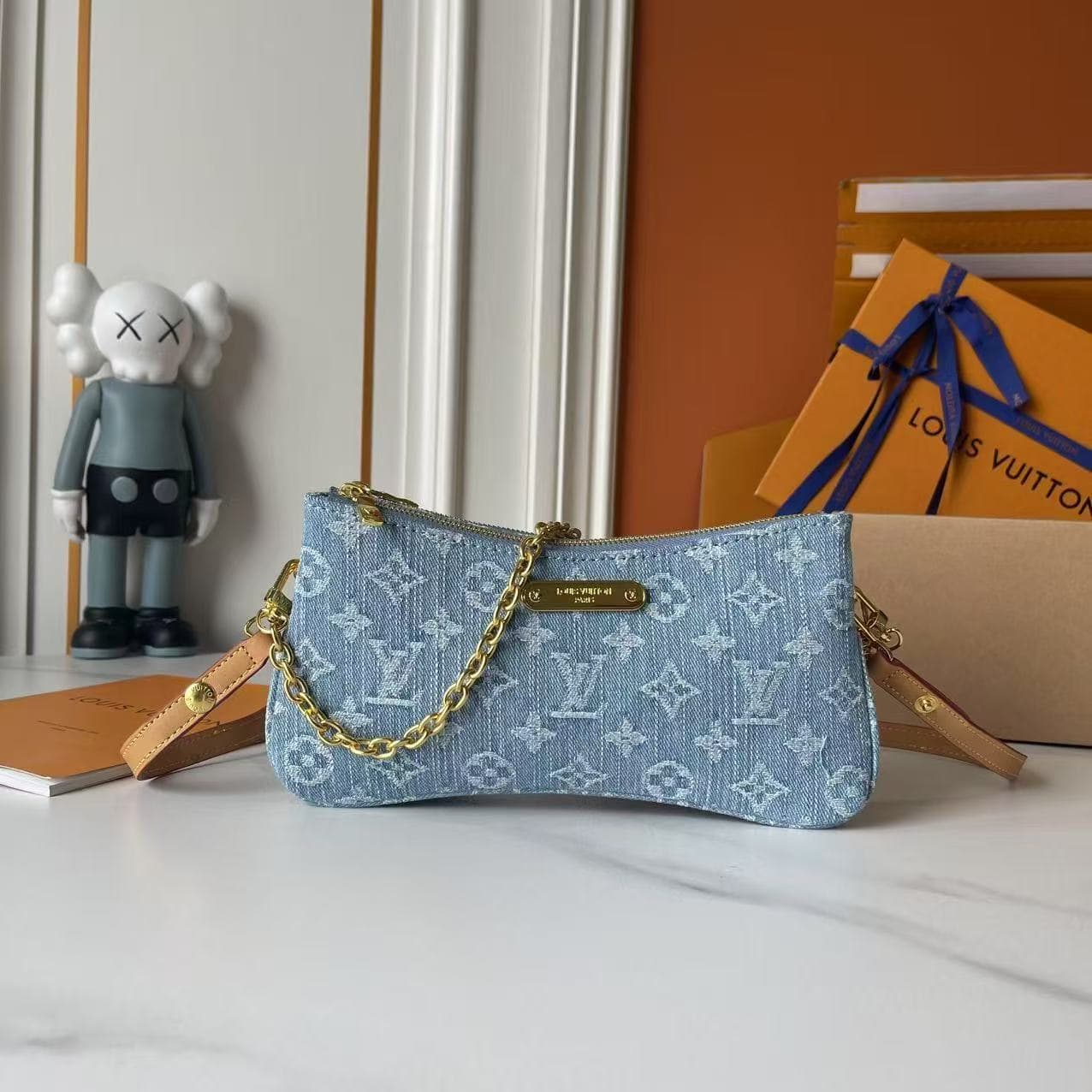 Louis Vuitton Pochette Liv Monogram Denim Blue M83532 Mid