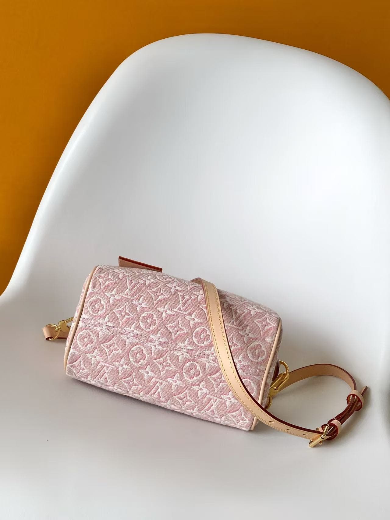Louis Vuitton Speedy Bandoulière 20 Monogram Emblème Rose Ruban M2A039 High