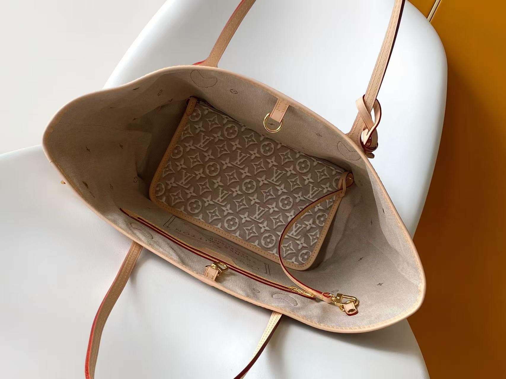 Louis Vuitton Neverfull MM Monogram Emblème Peuplier M2A381 High