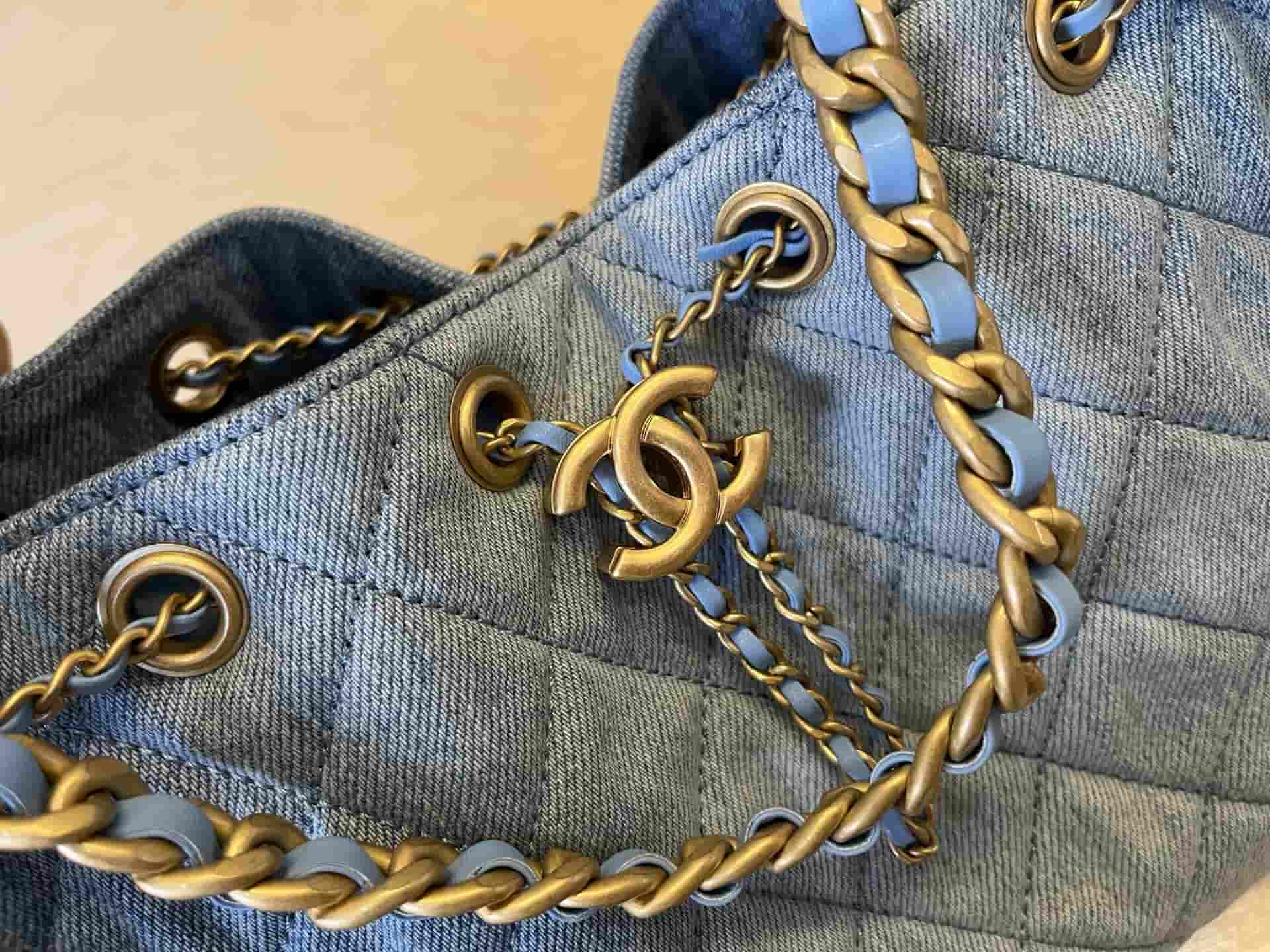 Chanel 25 Small Hobo handbag AS5293 Denim & Gold-tone Metal Blue A