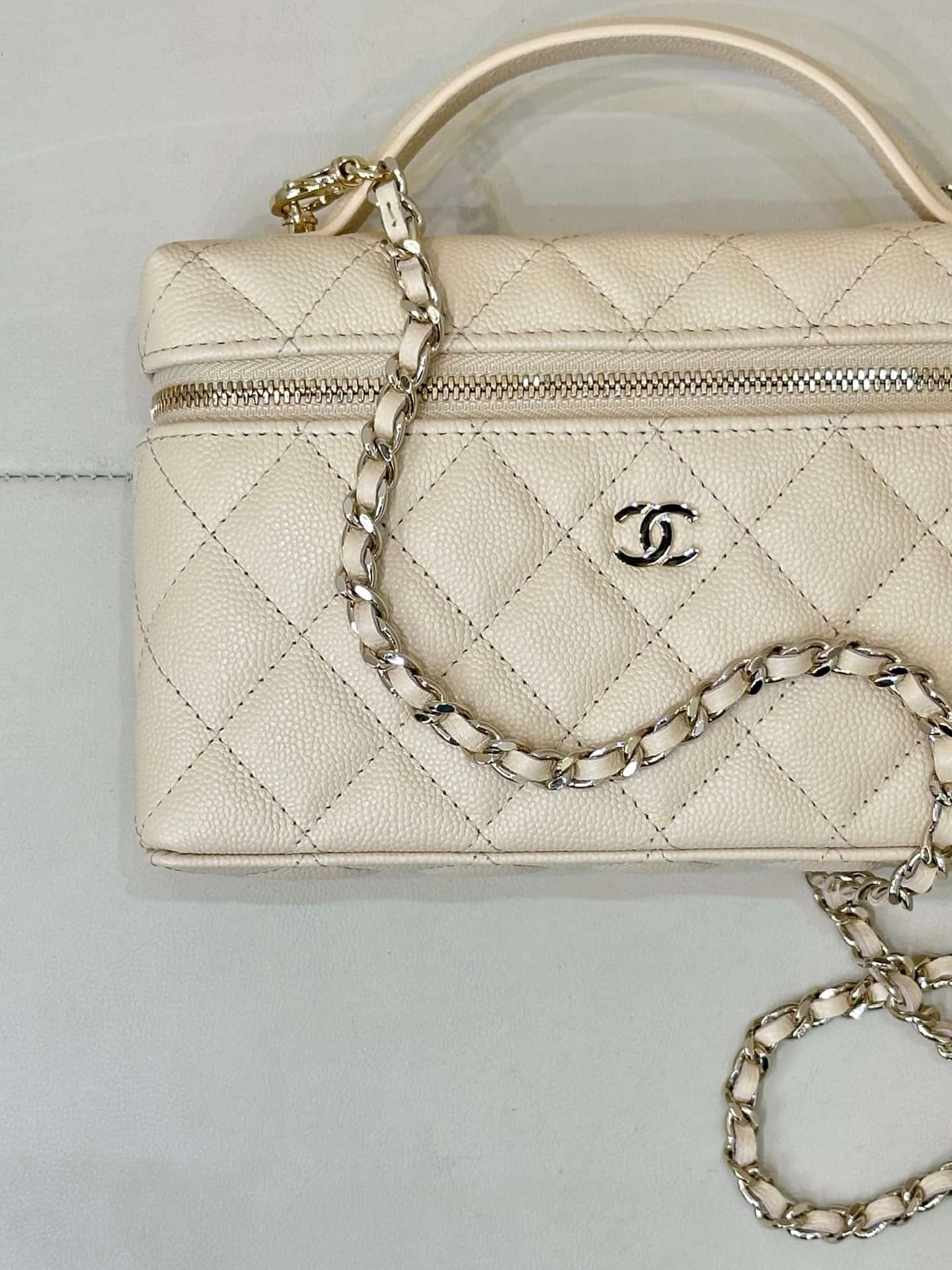 Chanel Classic Vanity with Chain Grained Calfskin & Gold-Tone Metal Beige AP4385 TOP