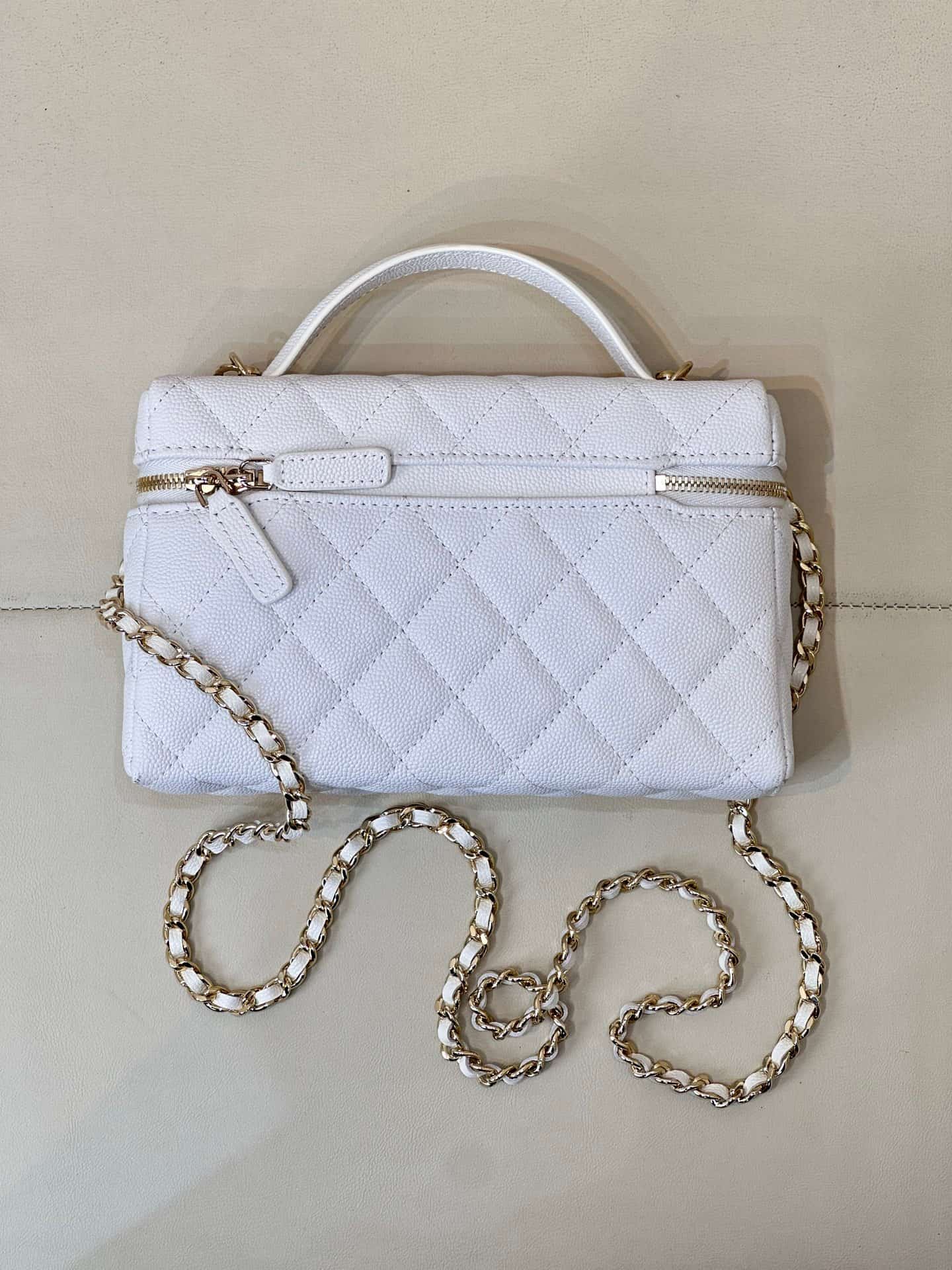 Chanel Classic Vanity with Chain Grained Calfskin & Gold-Tone Metal White AP4385 TOP