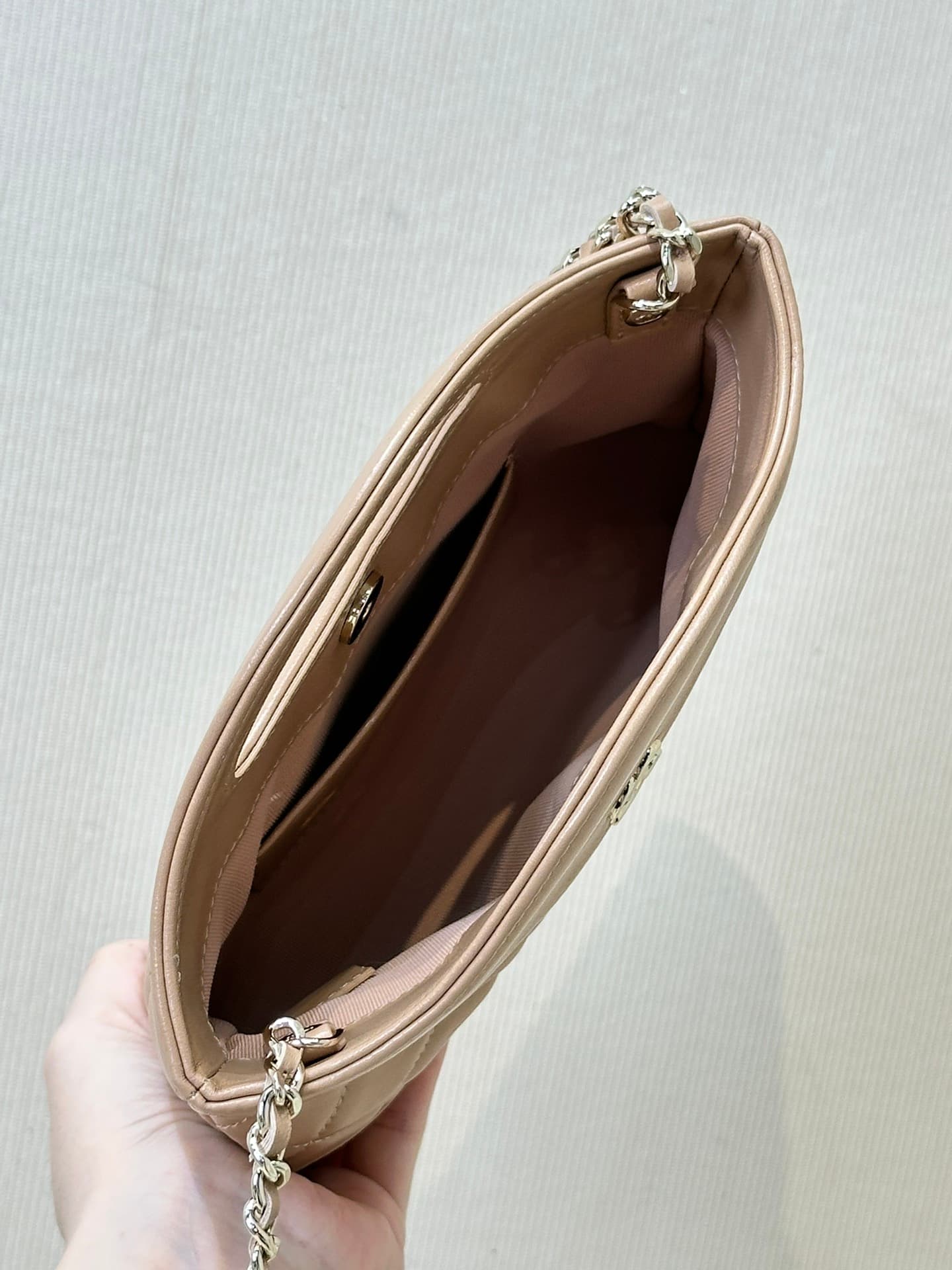 Chanel Clutch with chain Lambskin & Gold-Tone Metal AP3656 Beige TOP