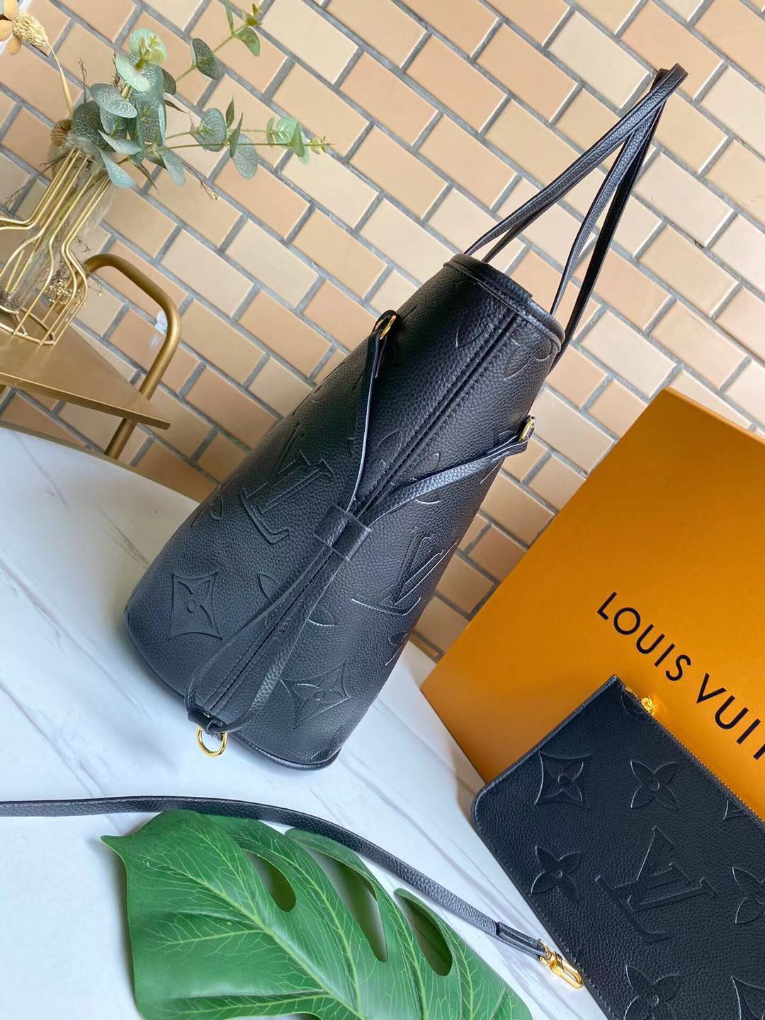 Louis Vuitton Neverfull MM Bag Black Monogram