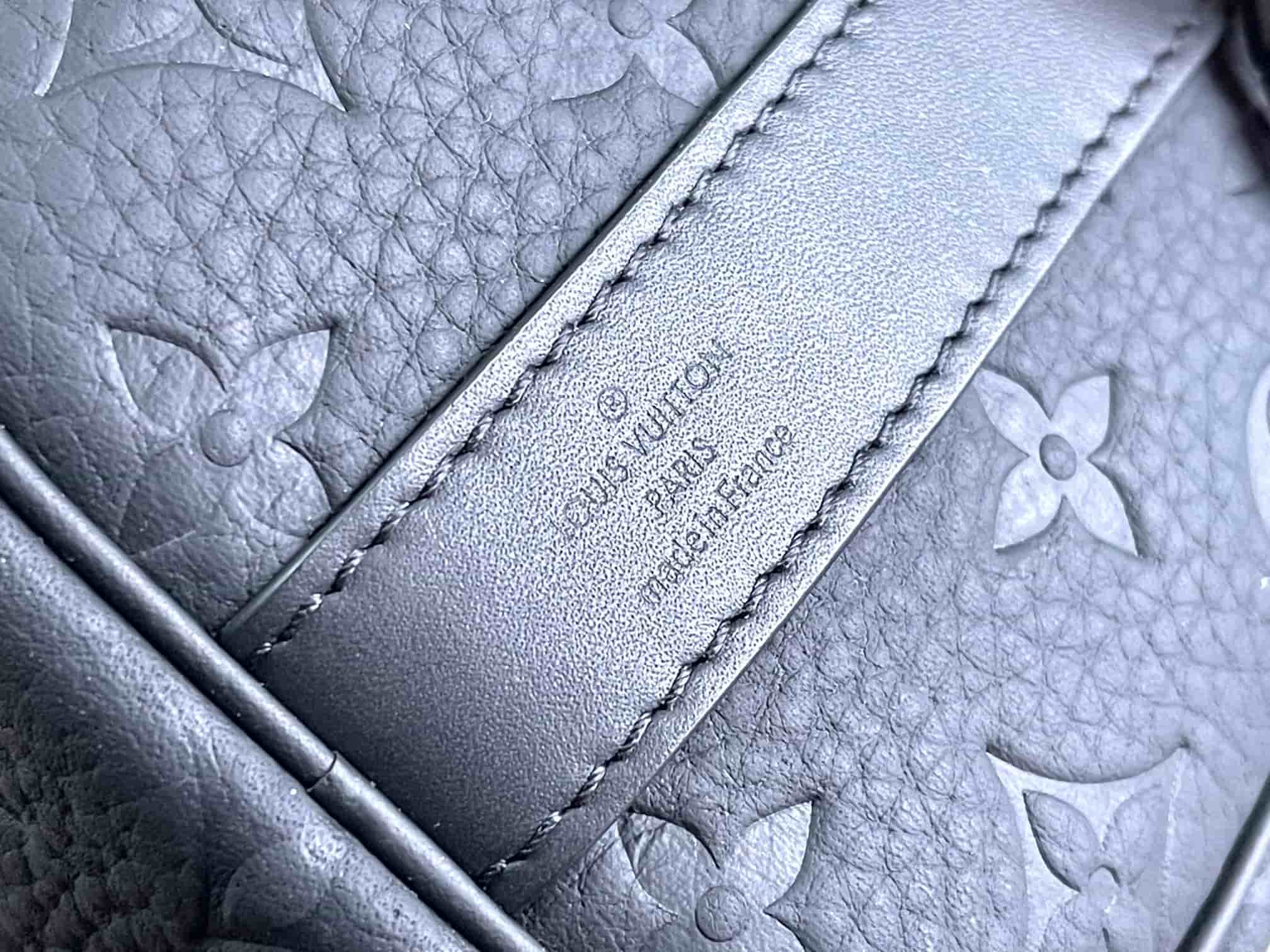 Louis Vuitton Keepall Bandoulière 25 Taurillon Monogram M20900 Top