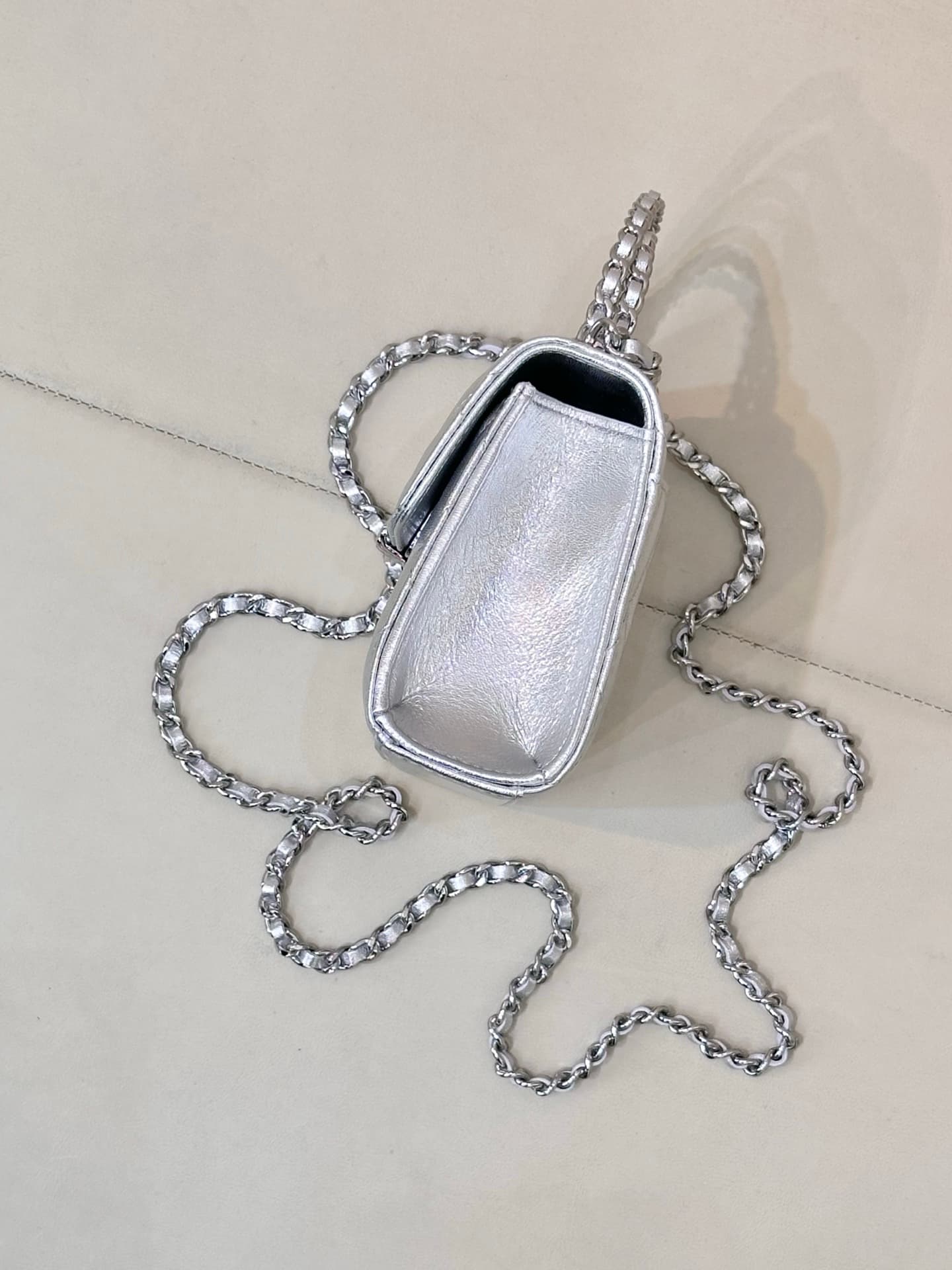 Chanel Clutch with chain Metallic Lambskin &Silver-Tone Metal Silver AP3236 TOP