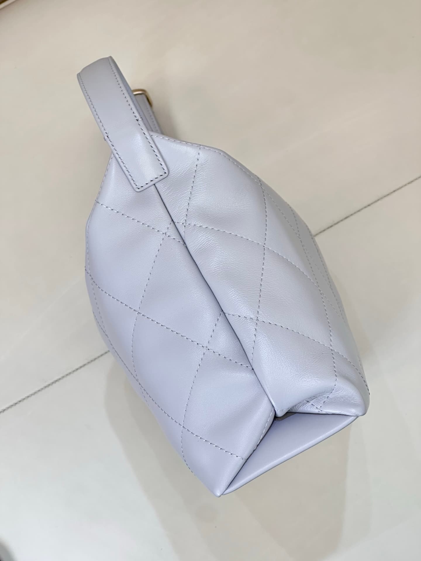 Chanel Maxi Hobo Bag Shiny Lambskin & Gold-Tone Metal AS6139 Light Blue TOP