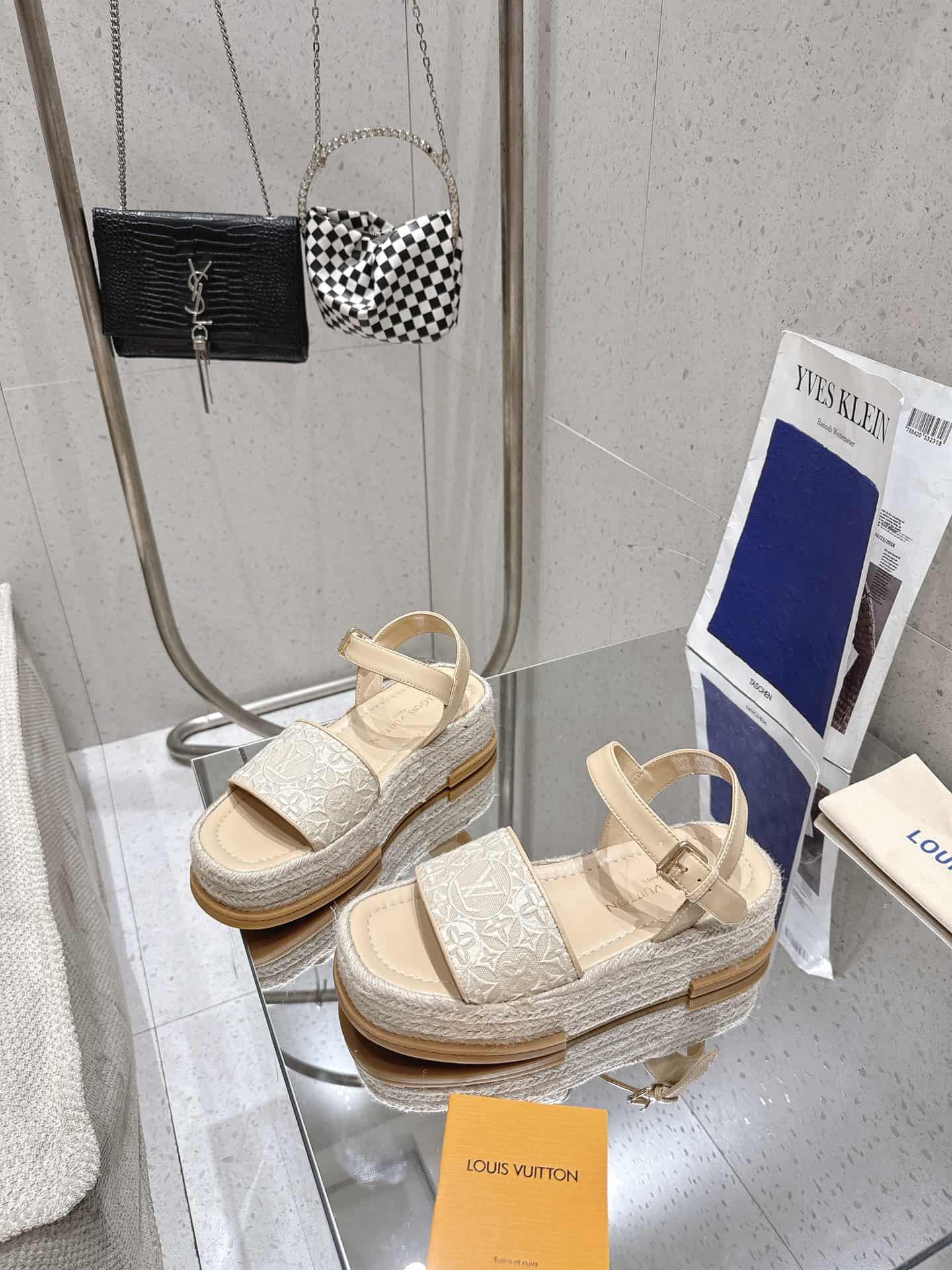 Louis Vuitton Sandal shoes Women