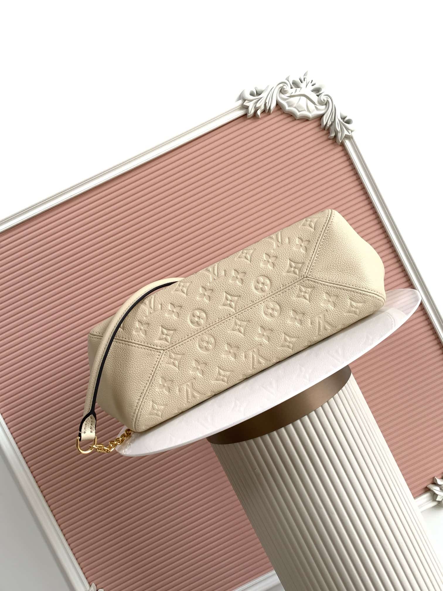Louis Vuitton Anytime PM Beige Cowhide leather M14414 High