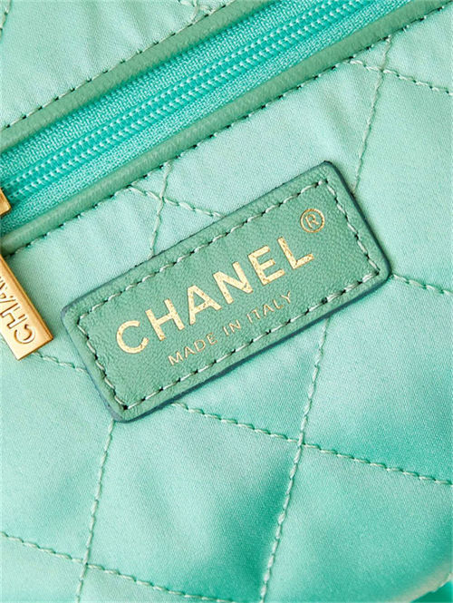 Chanel 22 SMALL HANDBAG Metallic Calfskin & Gold-Tone Metal AS3260 Green A