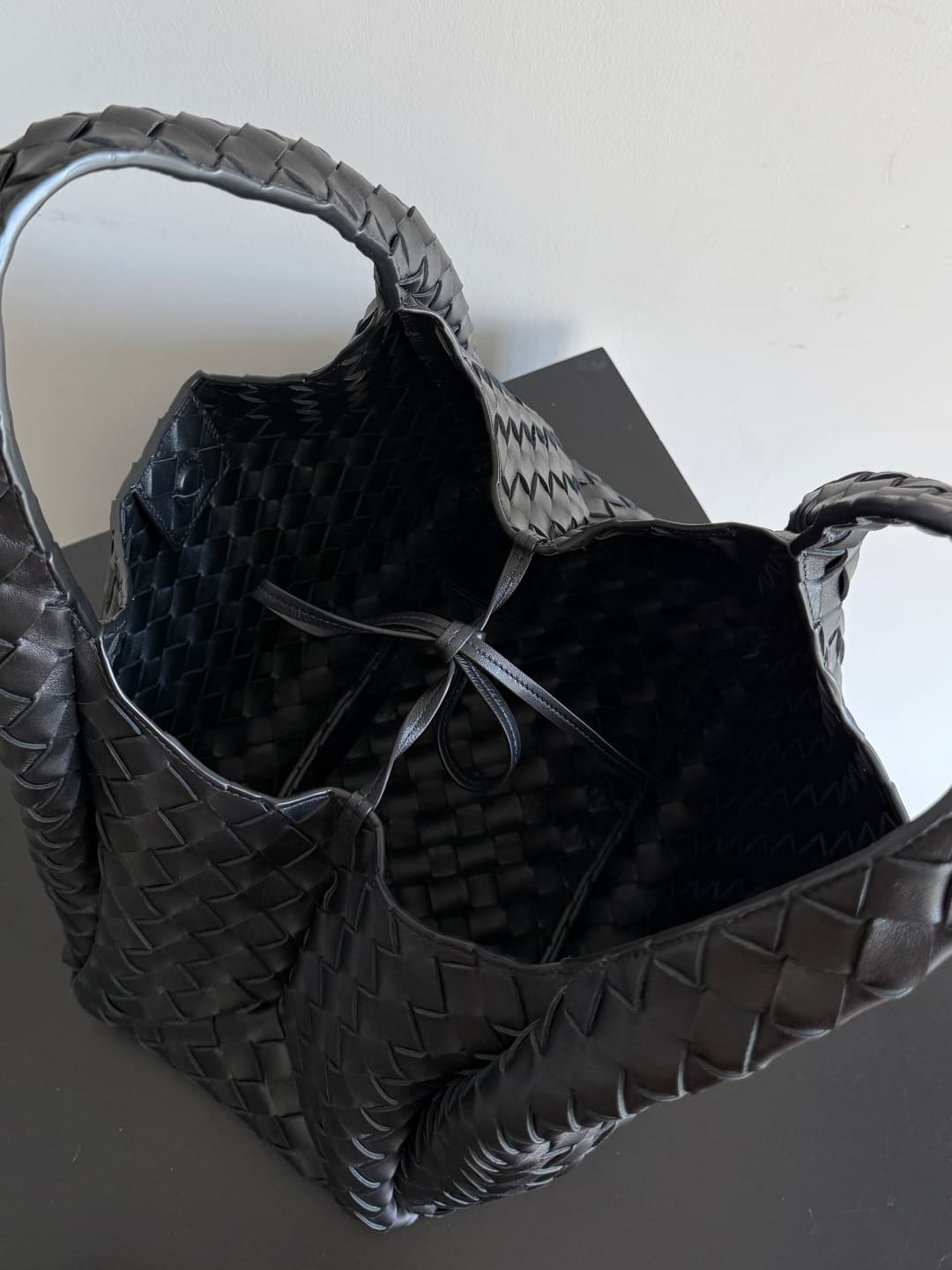 Bottega Veneta Medium Campana shoulder bag in Intrecciato leather Black TOP