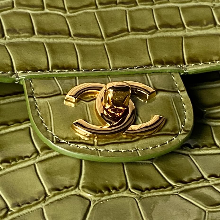 Chanel Maxi Flapbag Crocodile Embossed Calfskin& Gold-Tone Metal Green AS6231 A