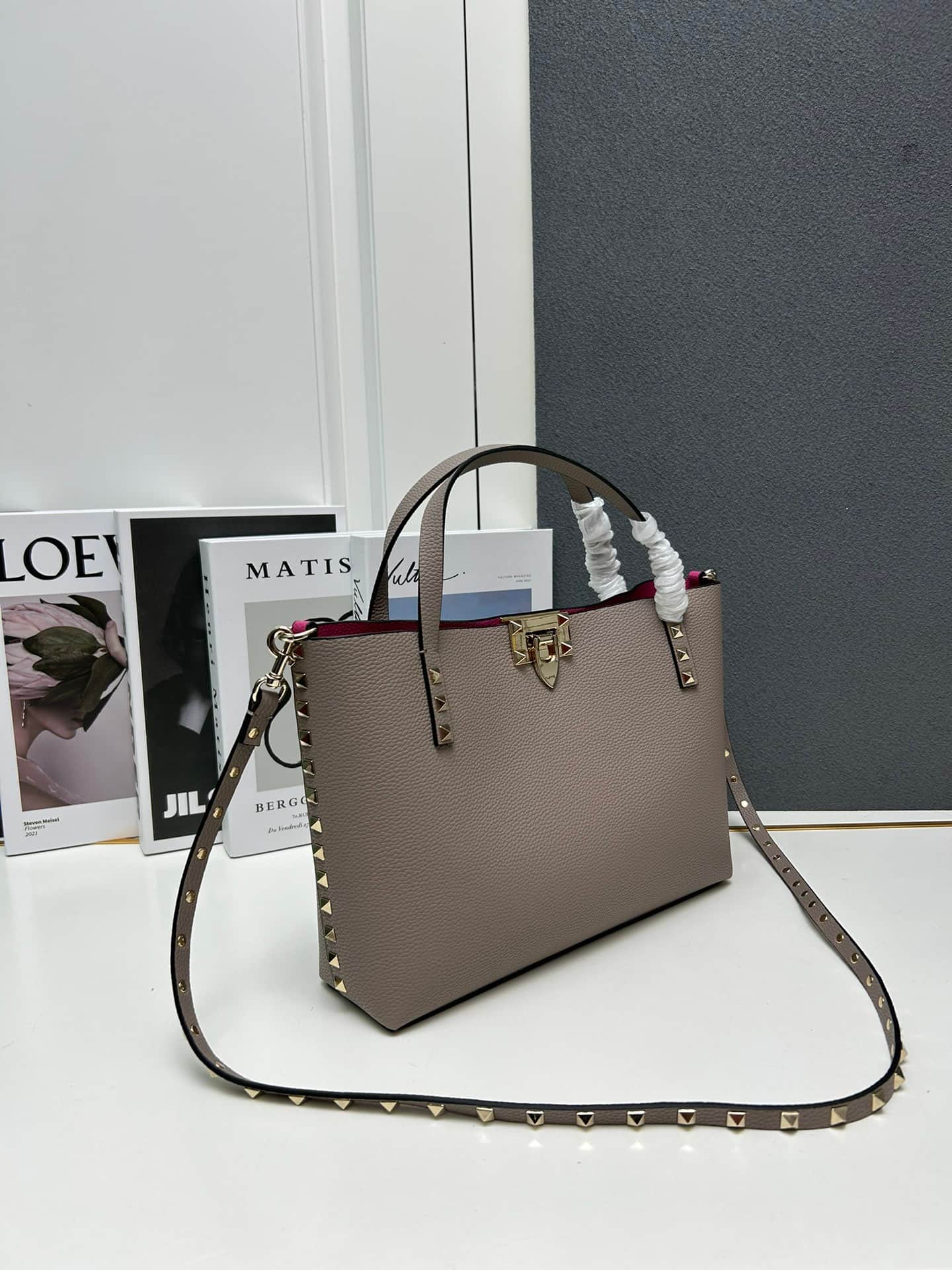 Valentino Garavani Rockstud Tote Bag in Grey Mid