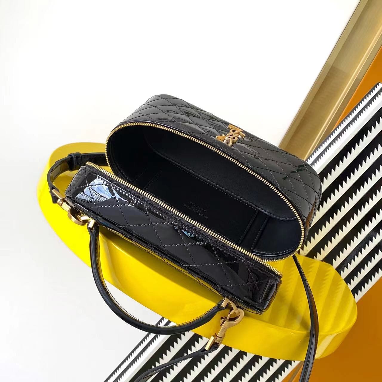 GABY VANITY BAG In Patent Leather Black High