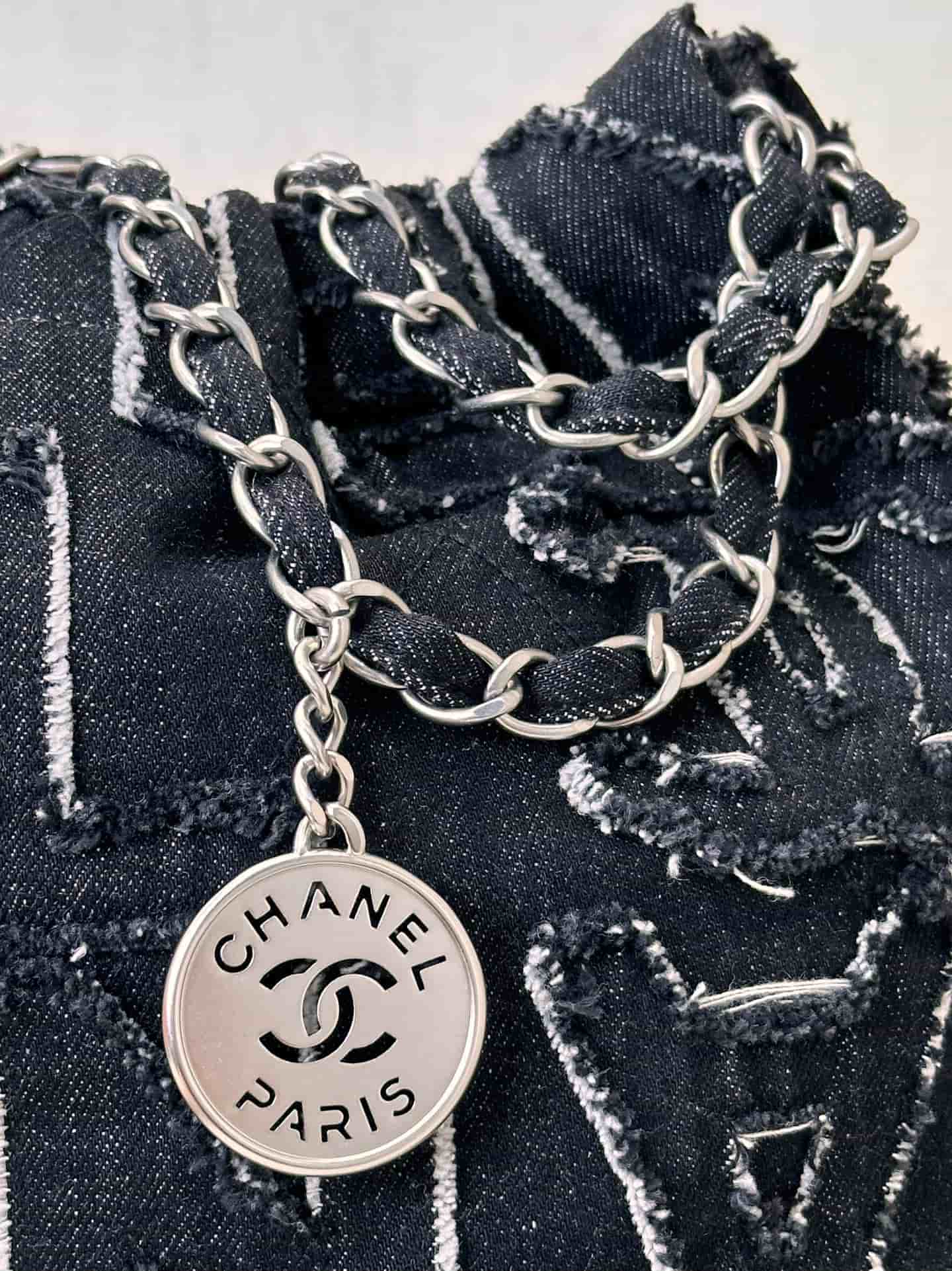 Chanel 22 Small handbag Washed denim & silver-tone metal AS3260 Black  TOP