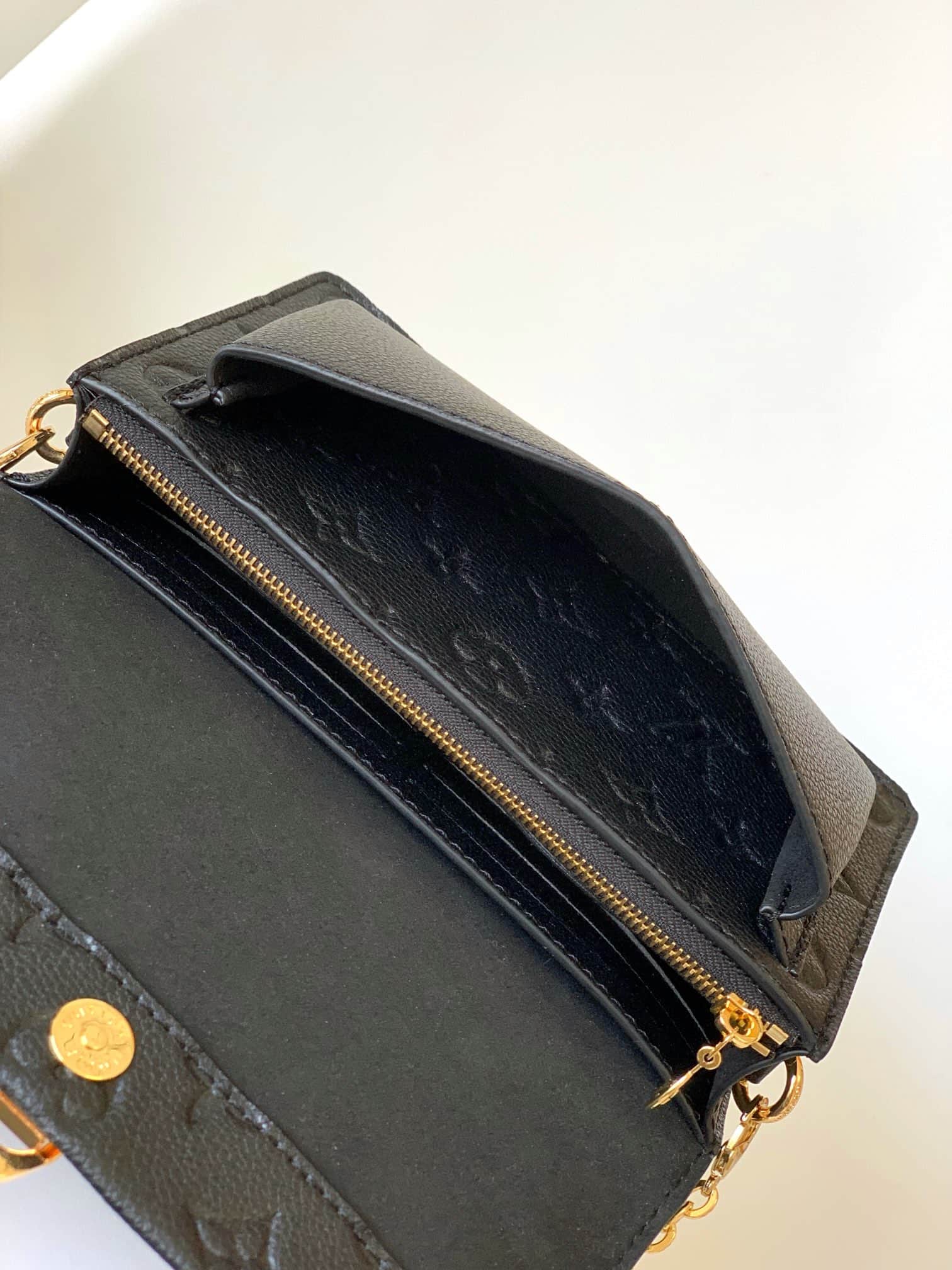 Louis Vuitton Vavin Chain Wallet Black Embossed cowhide leather M67839 High