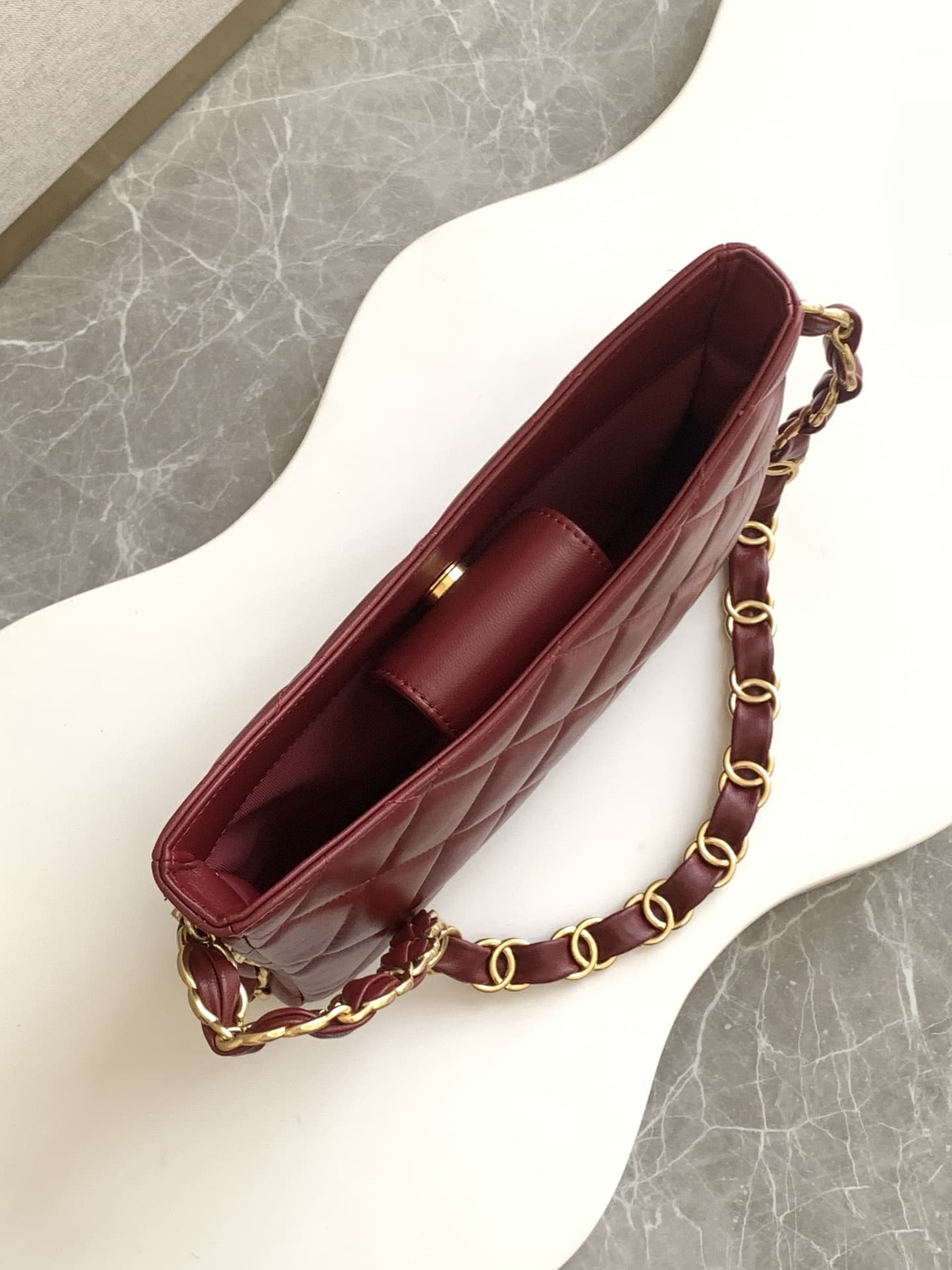 Chanel HOBO HANDBAG AS5177 Lambskin & Gold-Tone Metal Burgundy A