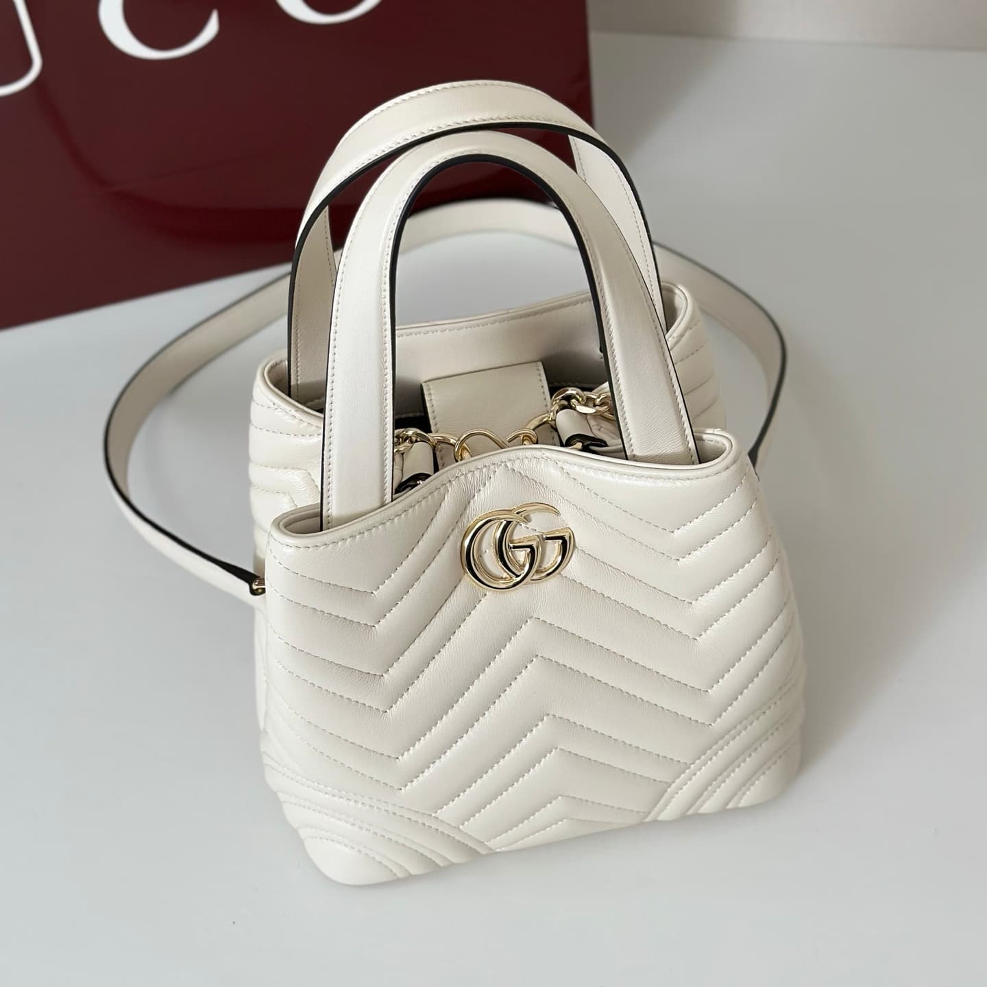 Gucci Betty small tote bag 847386 white leather High