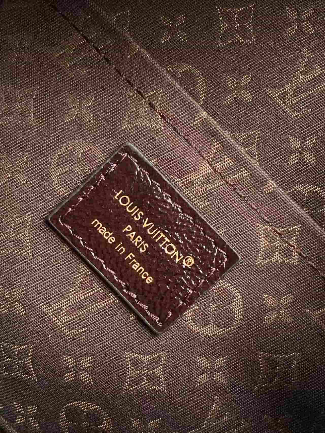 Louis Vuitton Express bag in Mahogany Calfskin M3A265 High