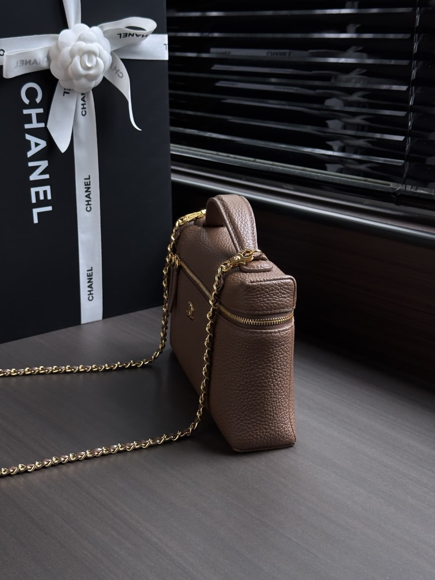 Chanel Large Vanity with chain Grained Calfskin & Gold-Tone Metal Dark Brown AS5347 A
