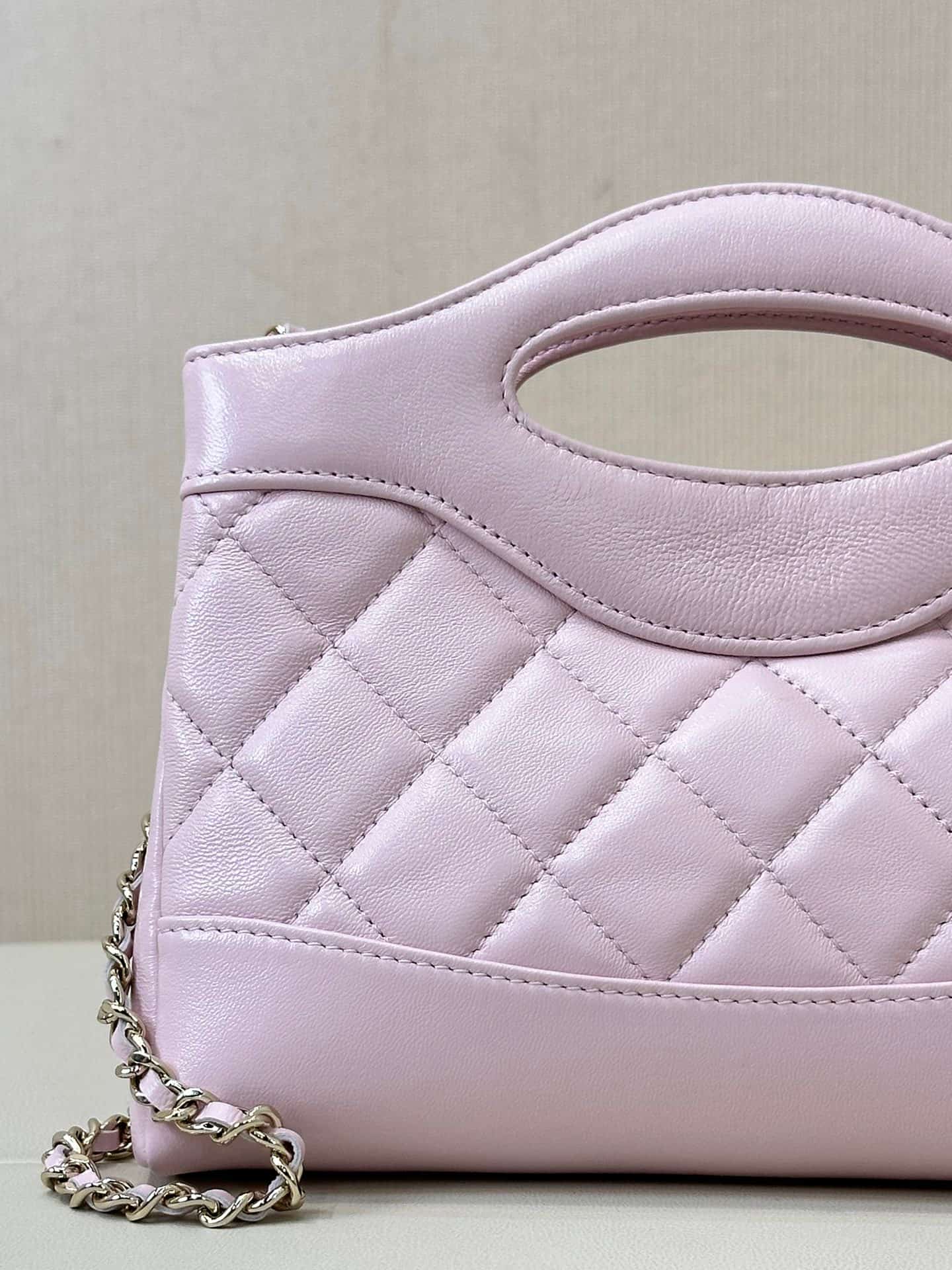 Chanel Clutch with chain Lambskin & Gold-Tone Metal AP3656 Pink TOP