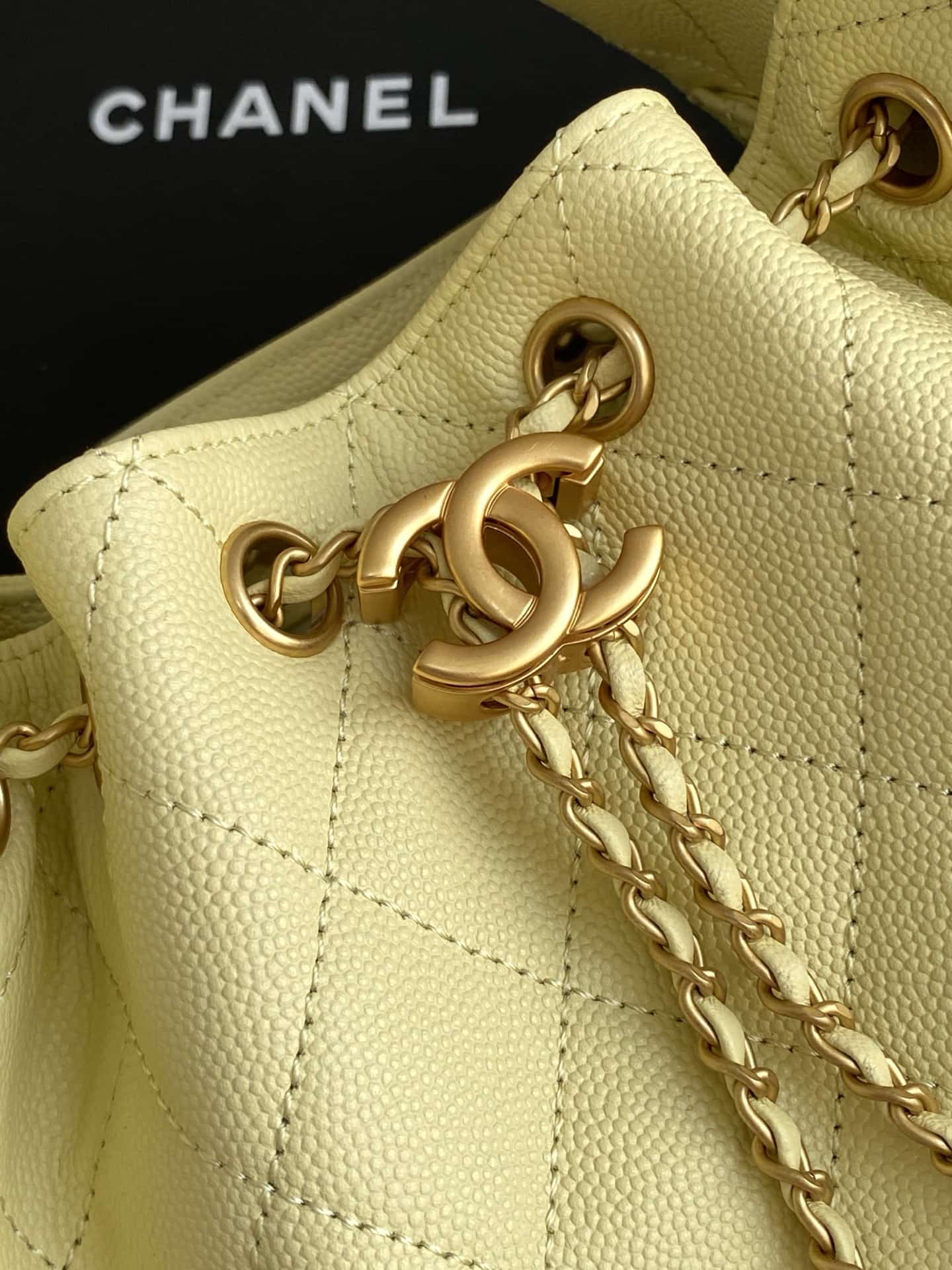 Chanel 25 Mini Hobo handbag AS5631 Grained calfskin & gold-tone metal Yellow A